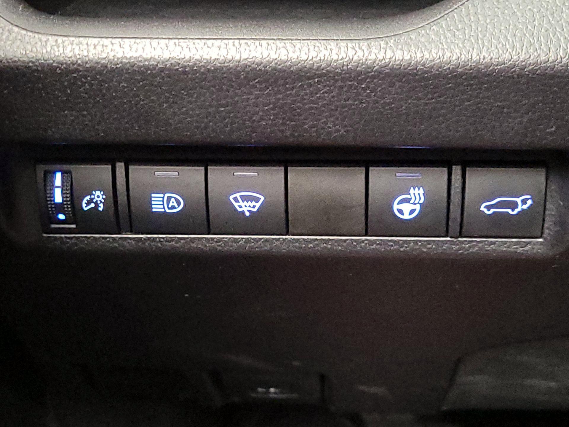 Thumbnail: 2022 Toyota RAV4 - 13