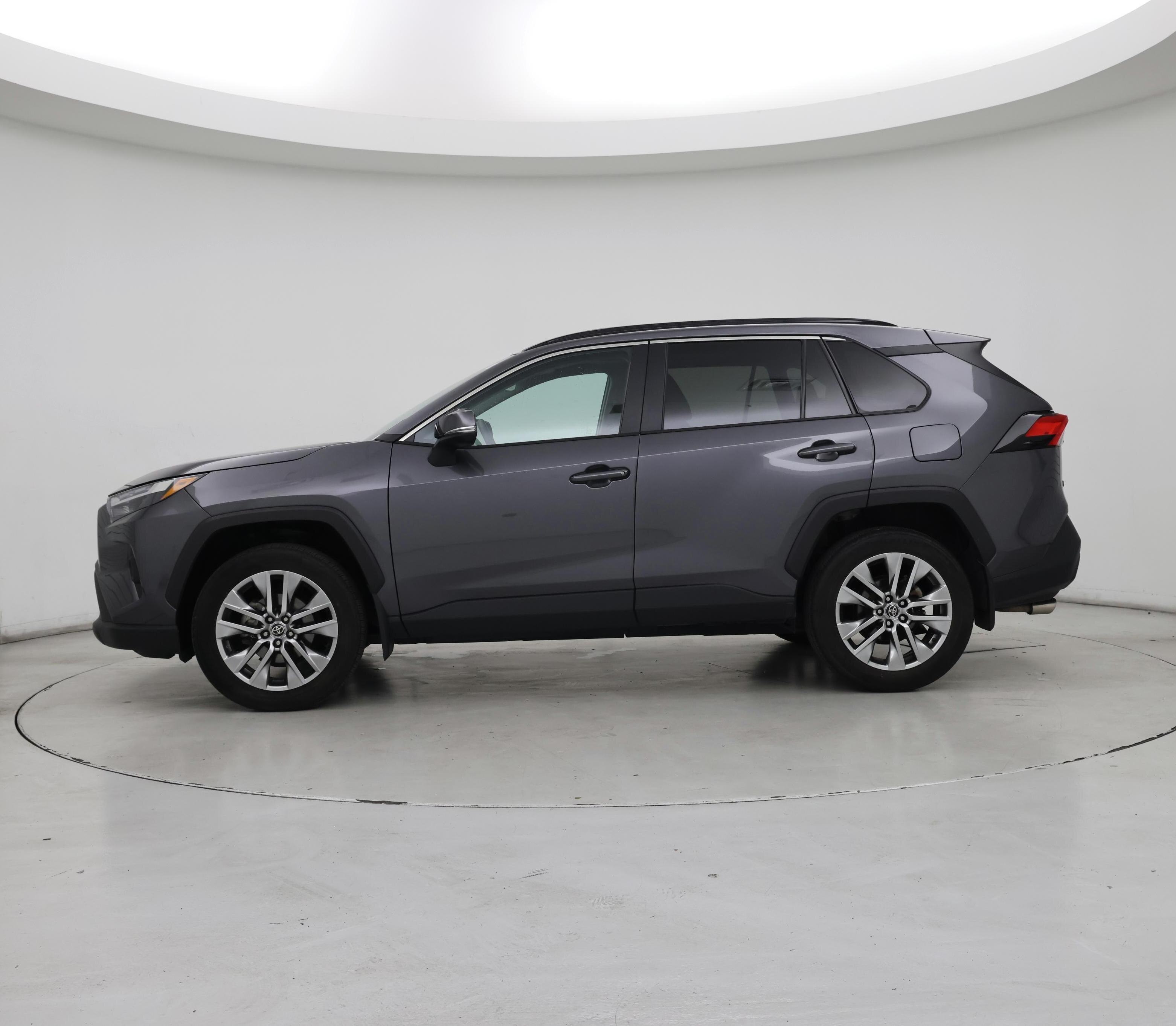 Thumbnail: 2022 Toyota RAV4 - 3