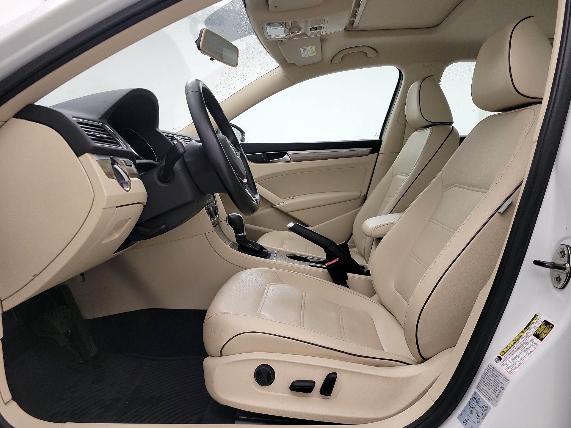 Thumbnail: 2016 Volkswagen Passat - 11