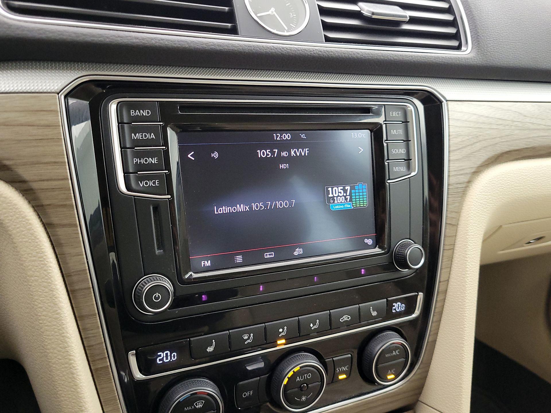 Thumbnail: 2016 Volkswagen Passat - 15