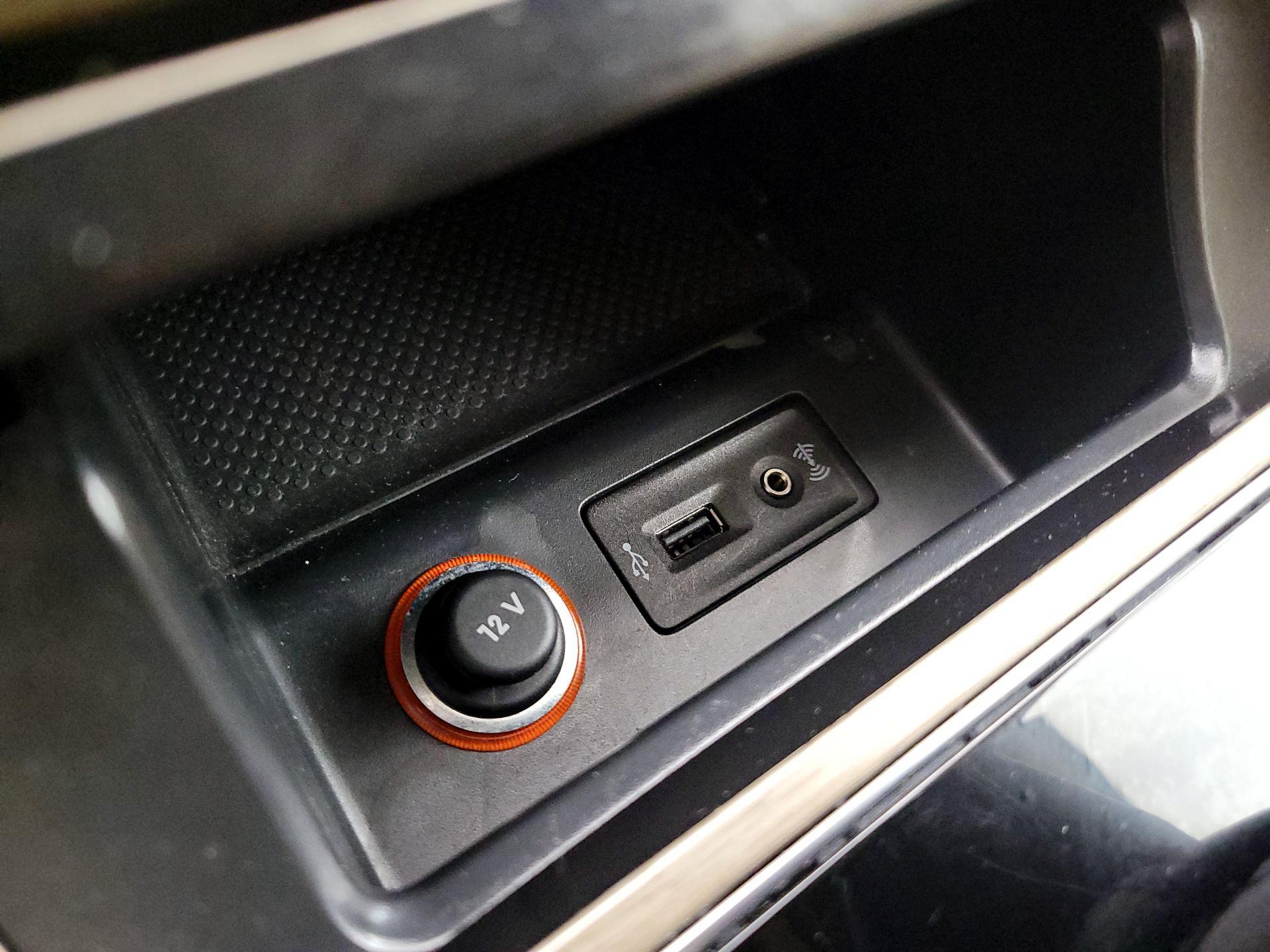 Thumbnail: 2016 Volkswagen Passat - 18