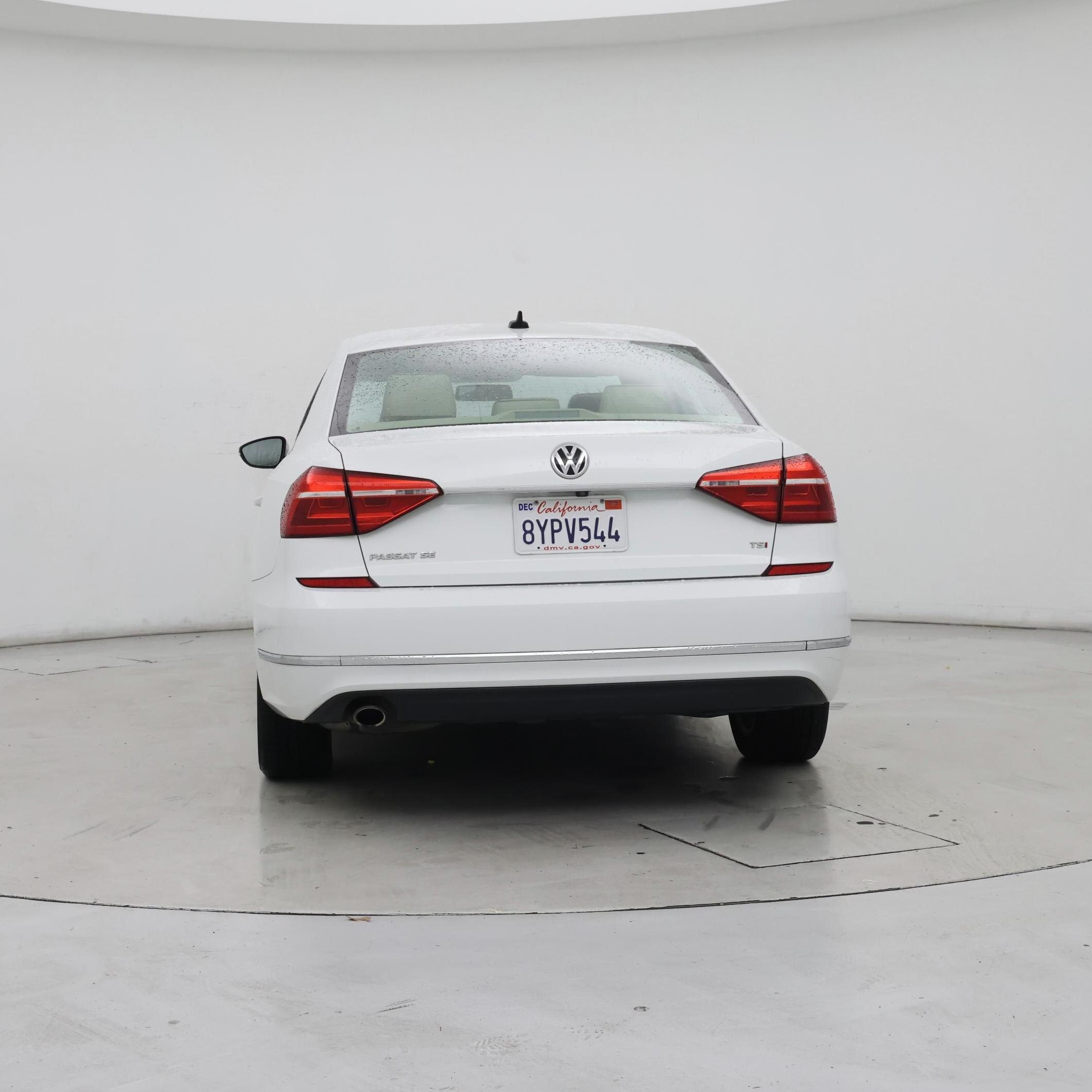 Thumbnail: 2016 Volkswagen Passat - 6