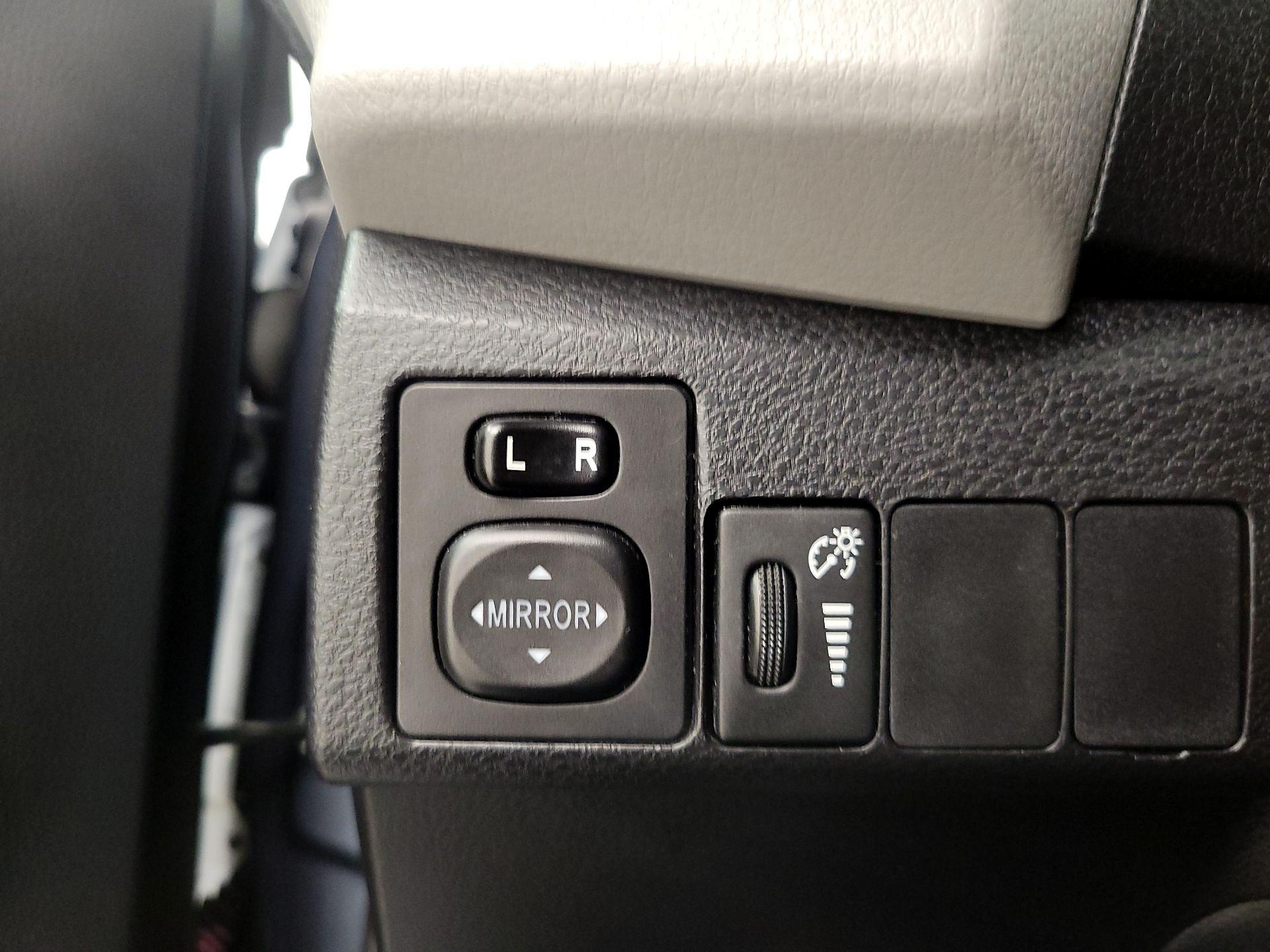 Thumbnail: 2015 Toyota Corolla - 13