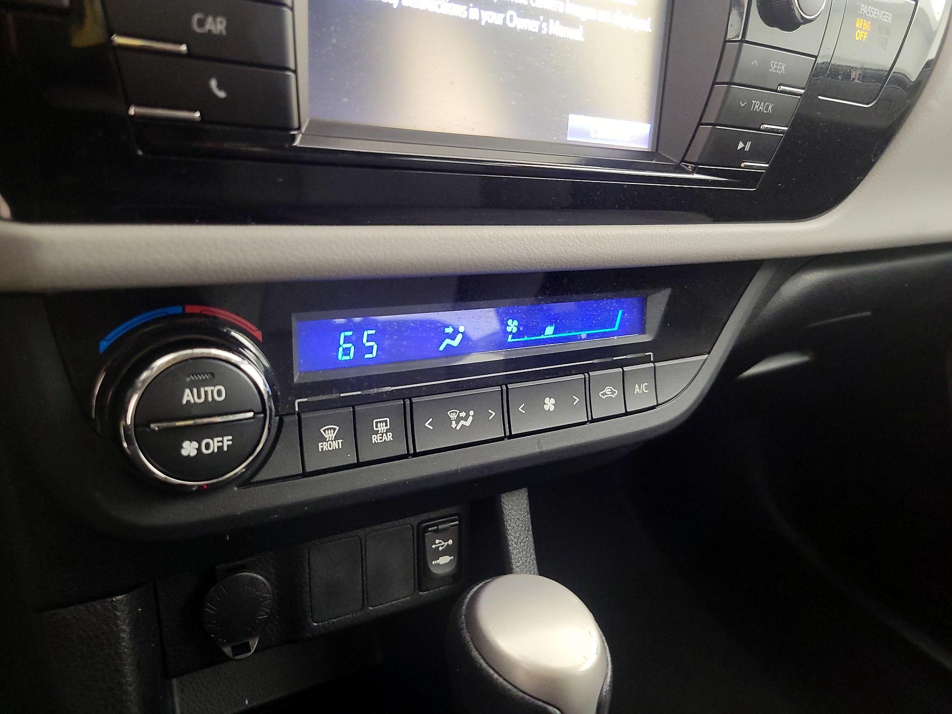 Thumbnail: 2015 Toyota Corolla - 16