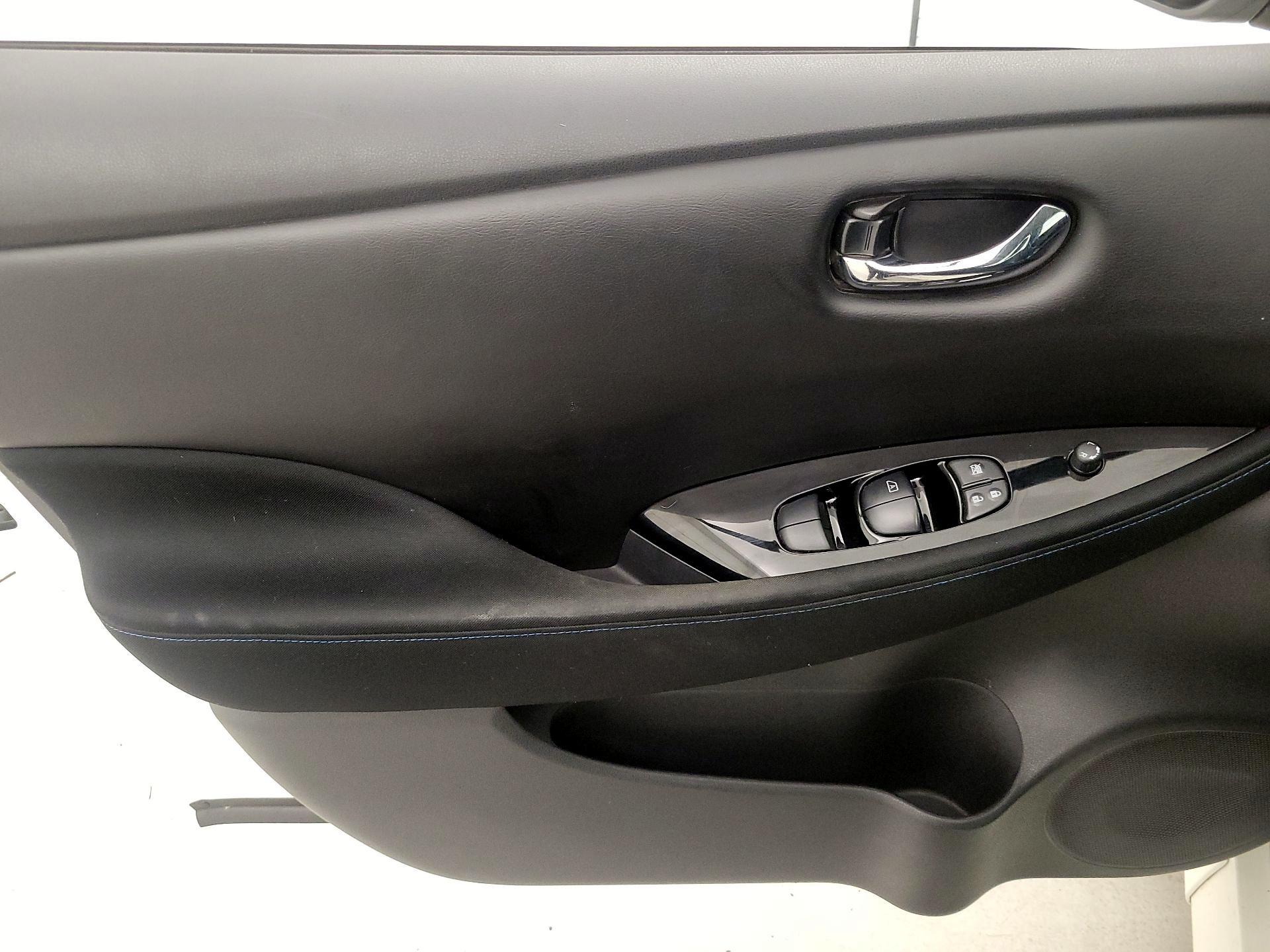 Thumbnail: 2019 Nissan Leaf - 12