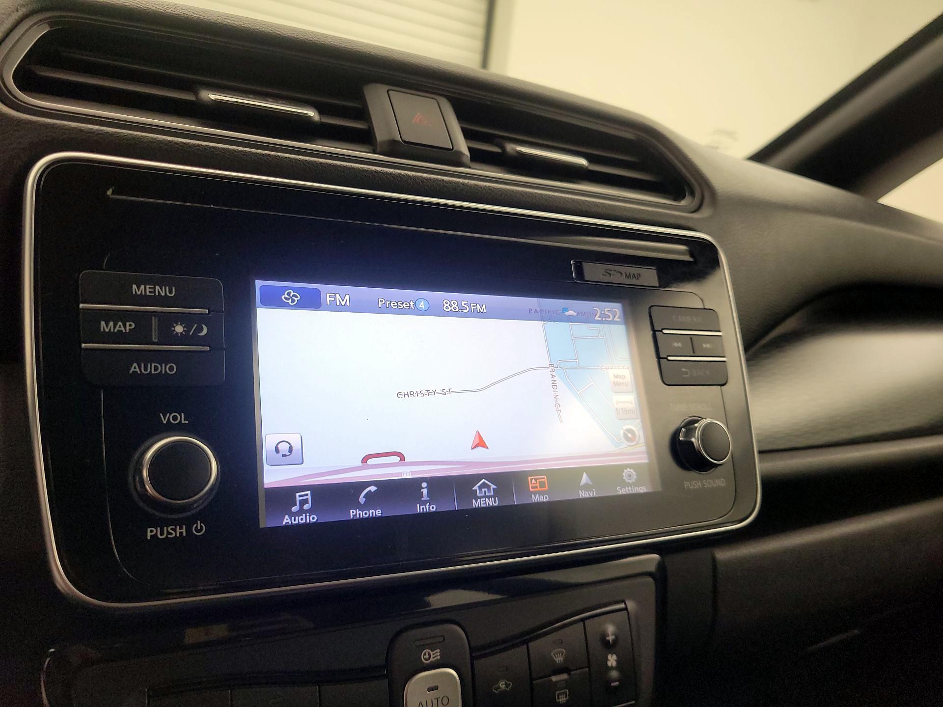 Thumbnail: 2019 Nissan Leaf - 14