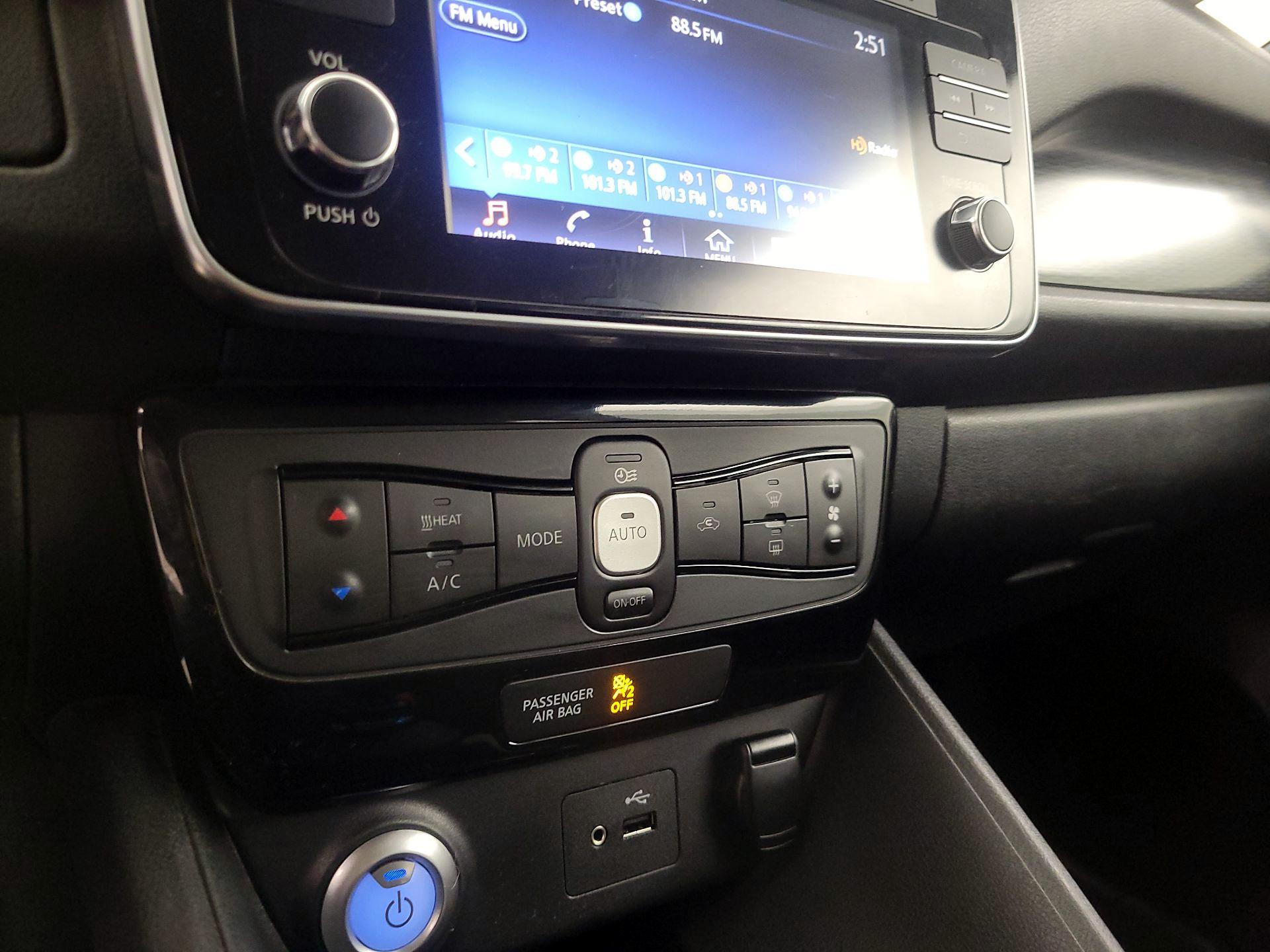 Thumbnail: 2019 Nissan Leaf - 17