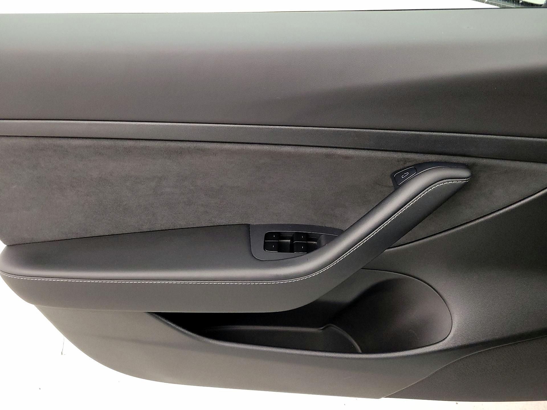 Thumbnail: 2021 Tesla Model 3 - 12