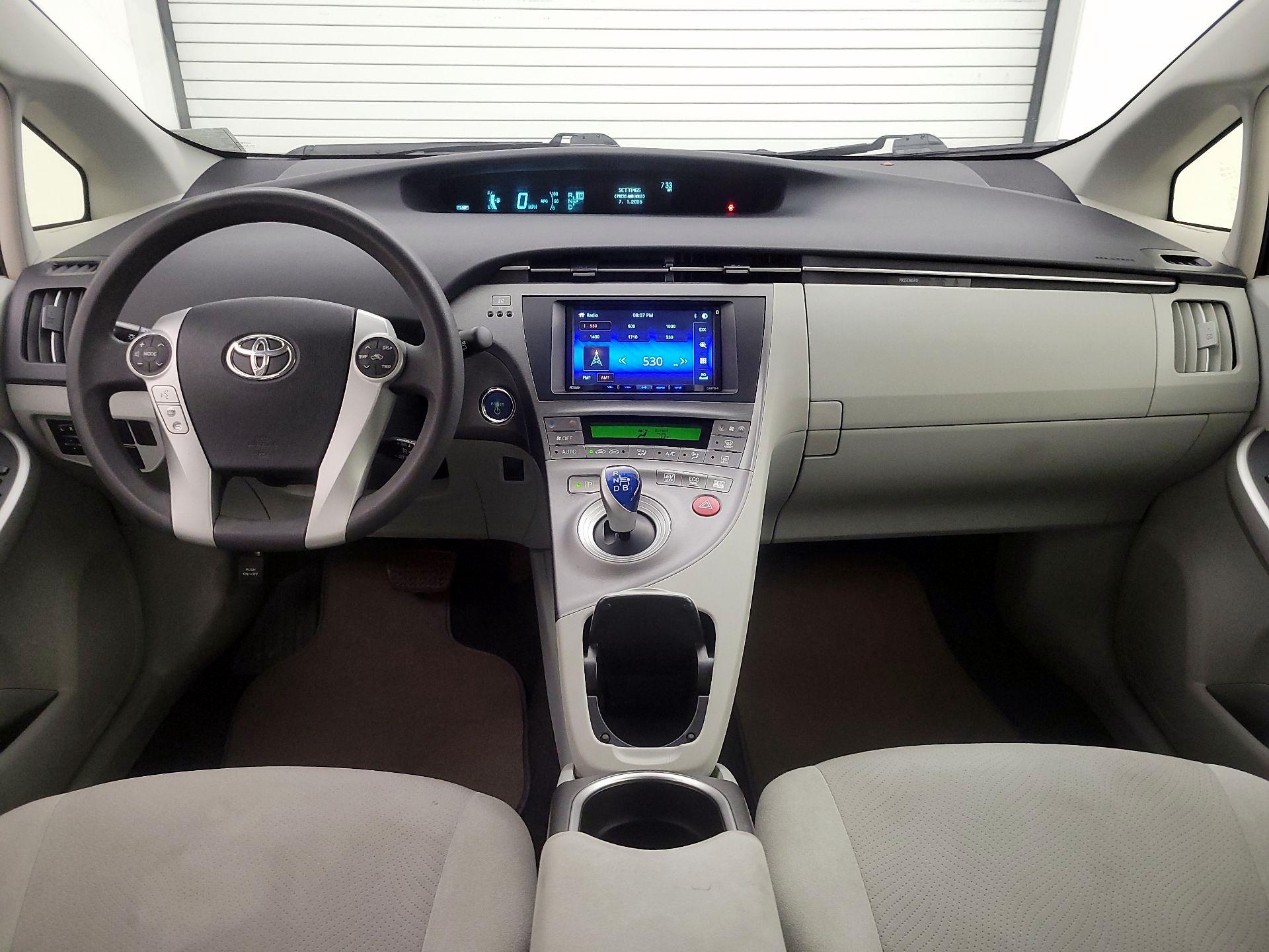 Thumbnail: 2015 Toyota Prius - 9