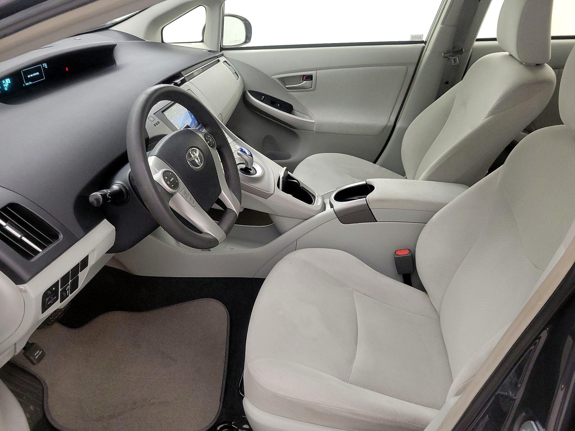 Thumbnail: 2015 Toyota Prius - 11