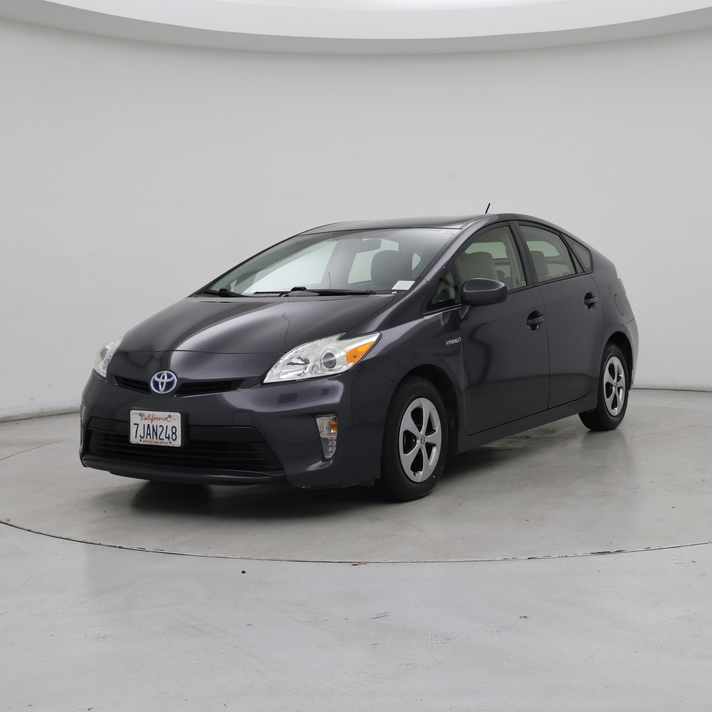 Thumbnail: 2015 Toyota Prius - 4