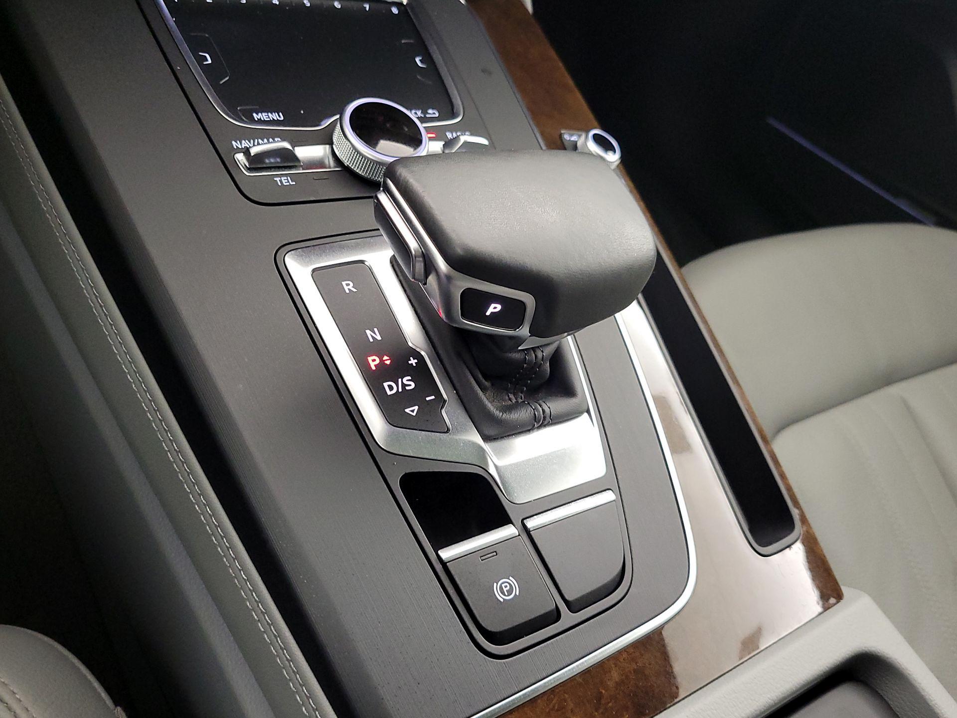 Thumbnail: 2019 Audi Q5 - 18