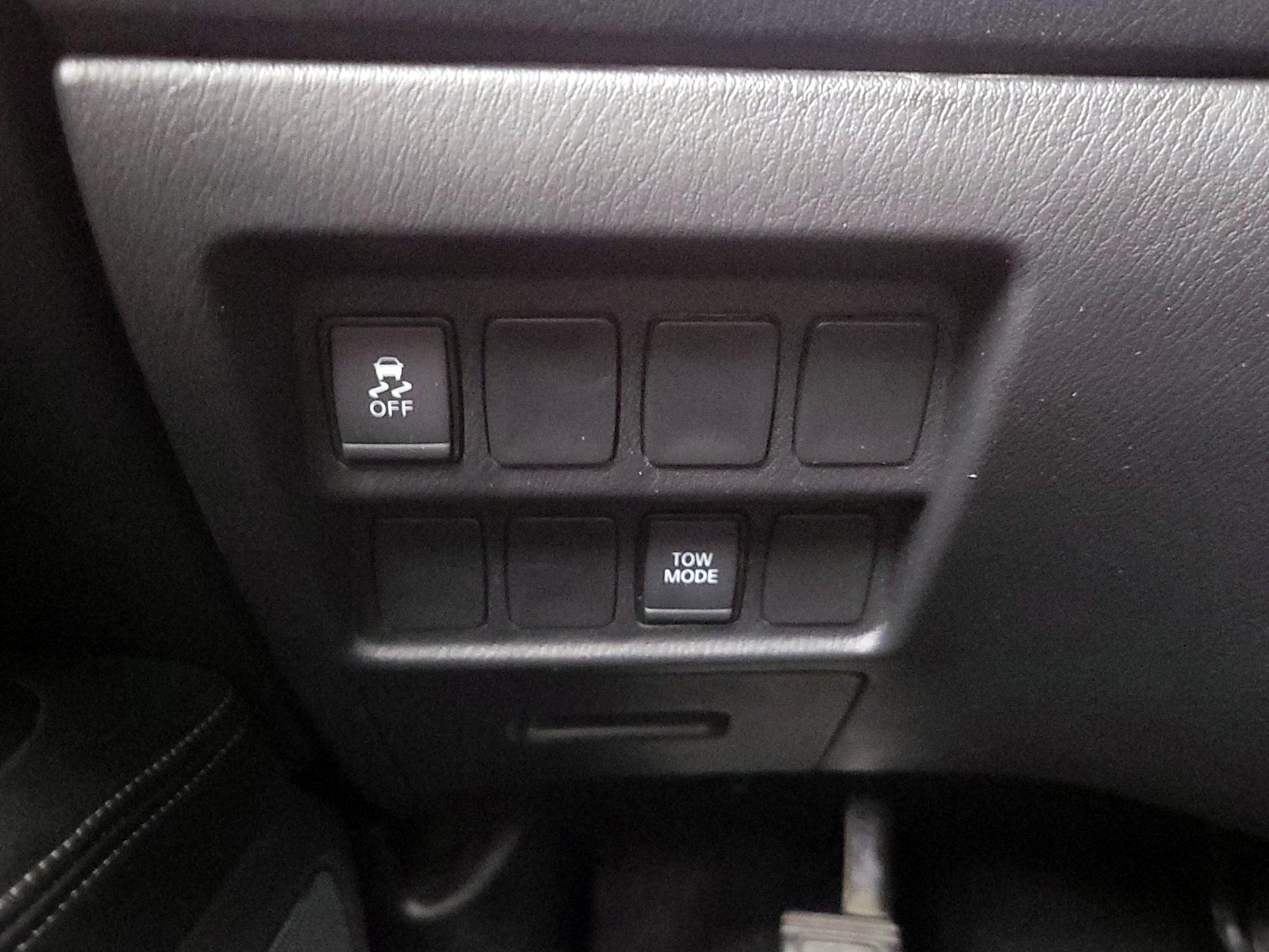 Thumbnail: 2018 Nissan Pathfinder - 13