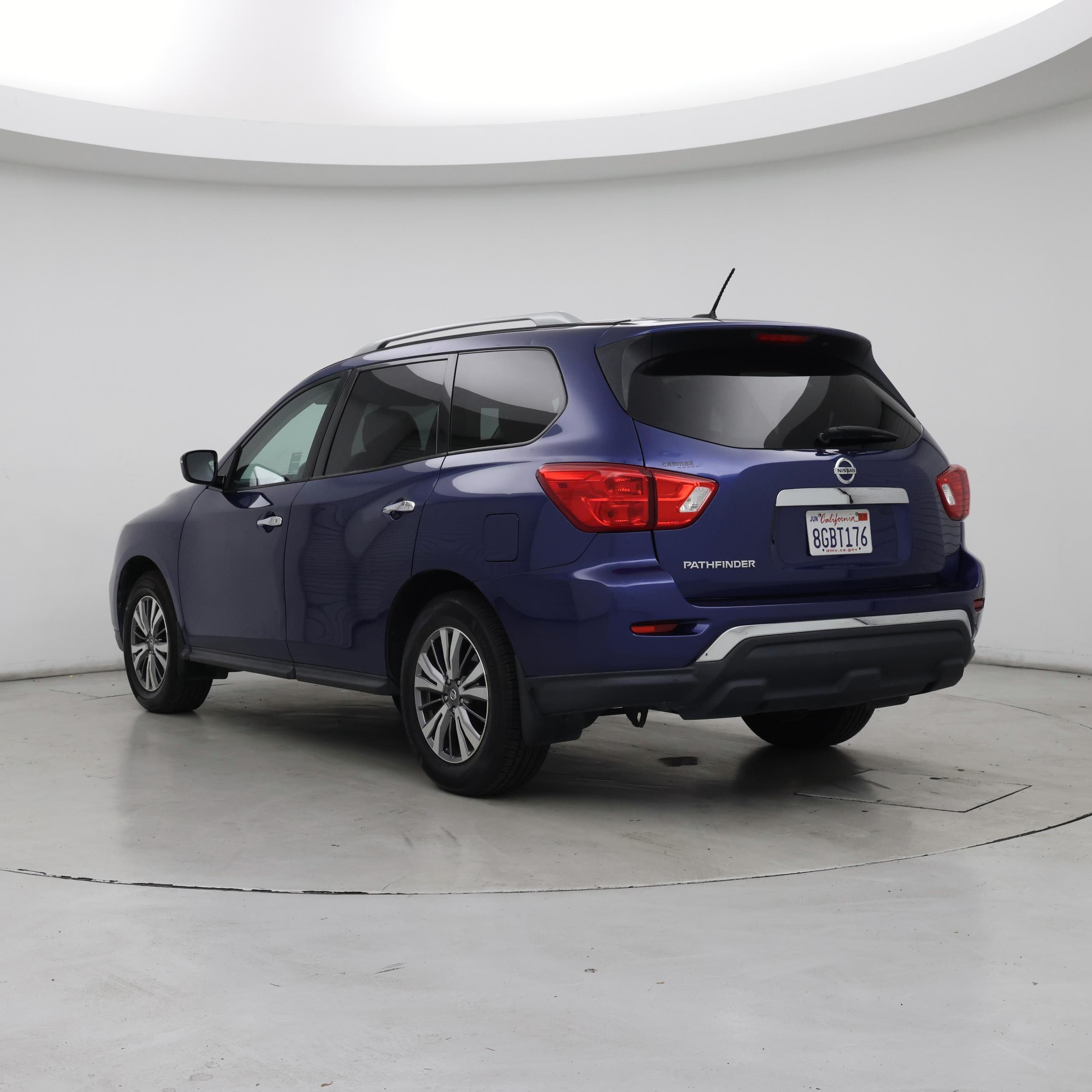 Thumbnail: 2018 Nissan Pathfinder - 2