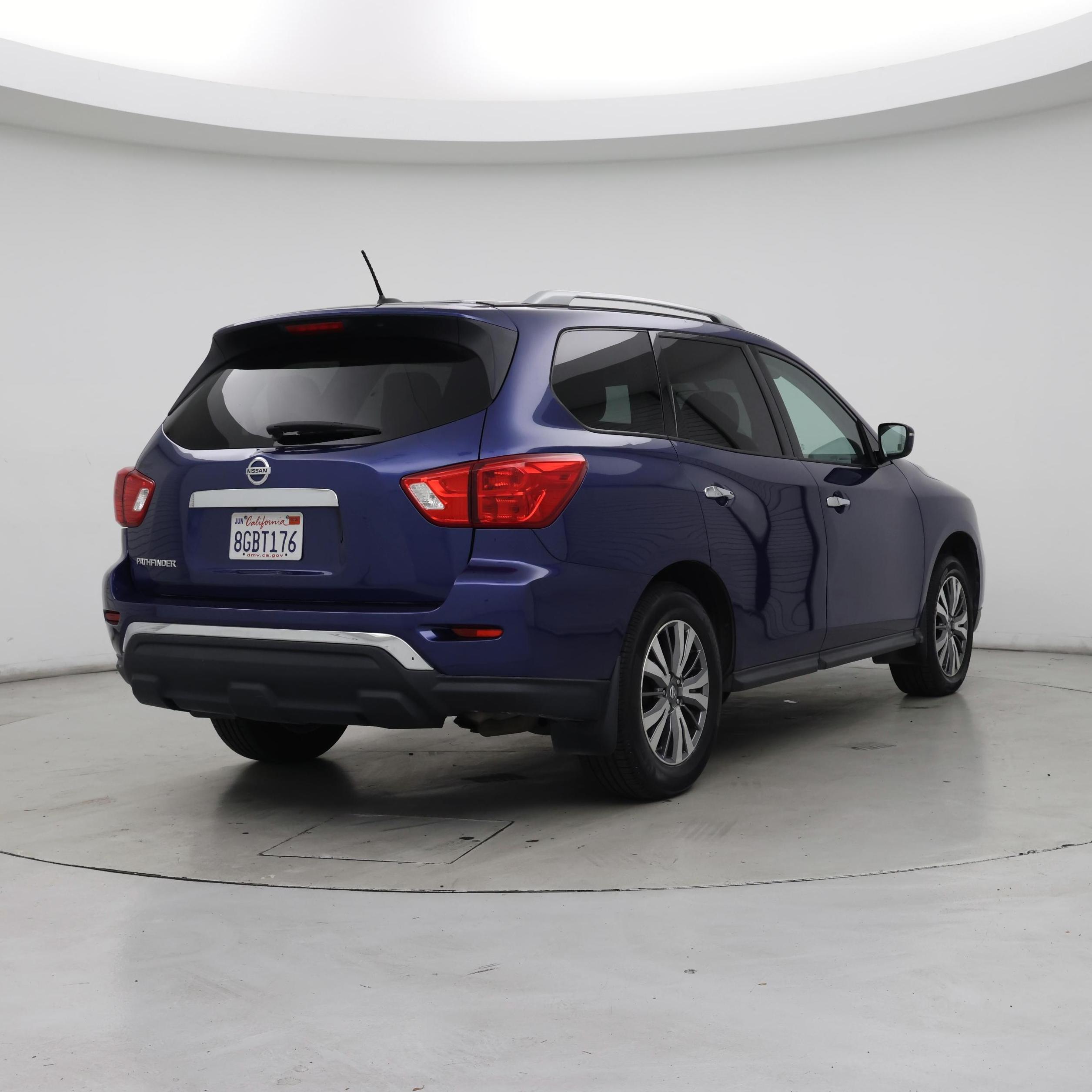 Thumbnail: 2018 Nissan Pathfinder - 8