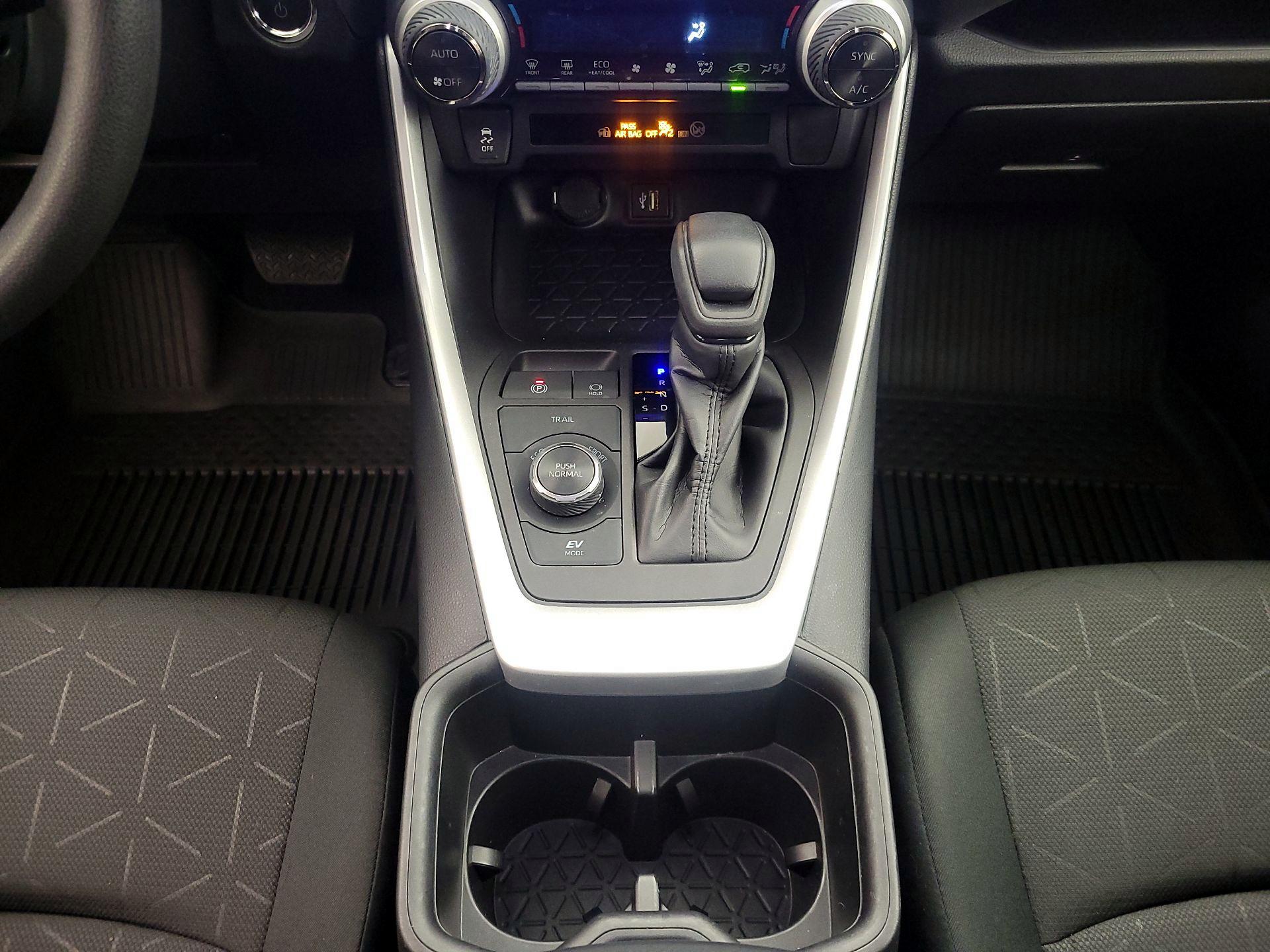 Thumbnail: 2024 Toyota RAV4 - 17