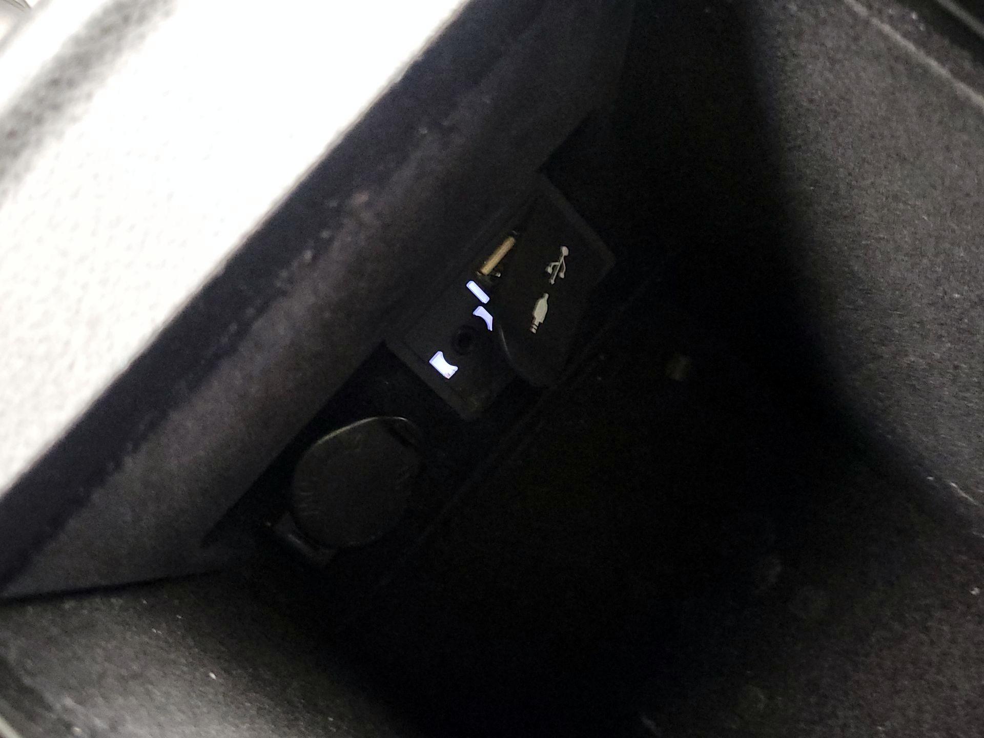 Thumbnail: 2015 Lexus ES - 18