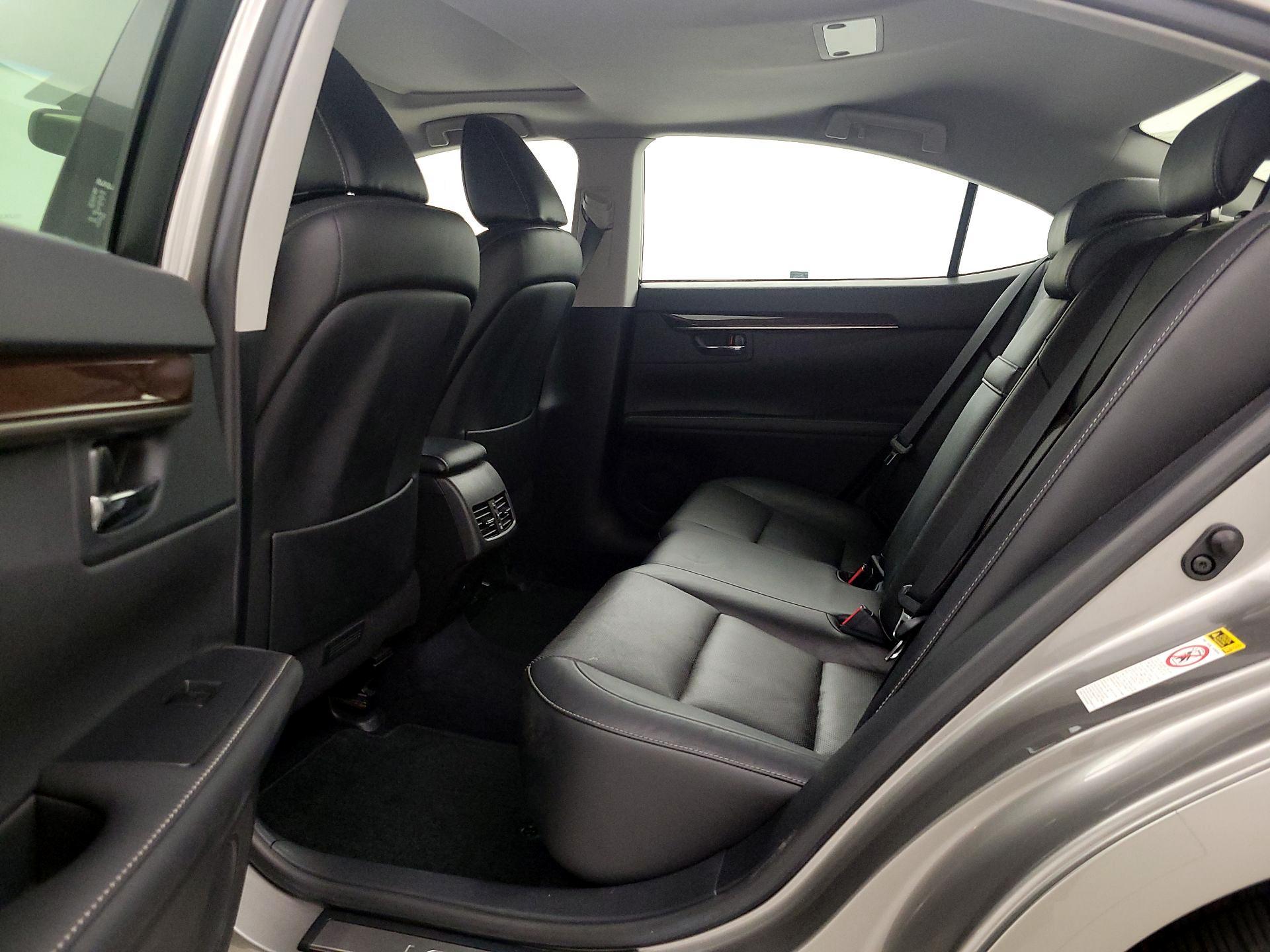 Thumbnail: 2015 Lexus ES - 20