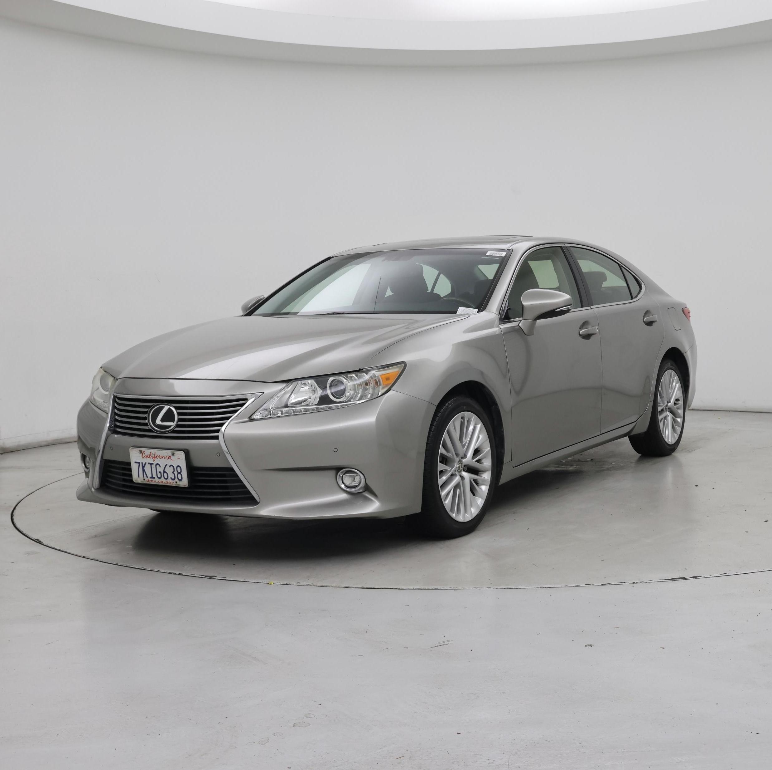 Thumbnail: 2015 Lexus ES - 4