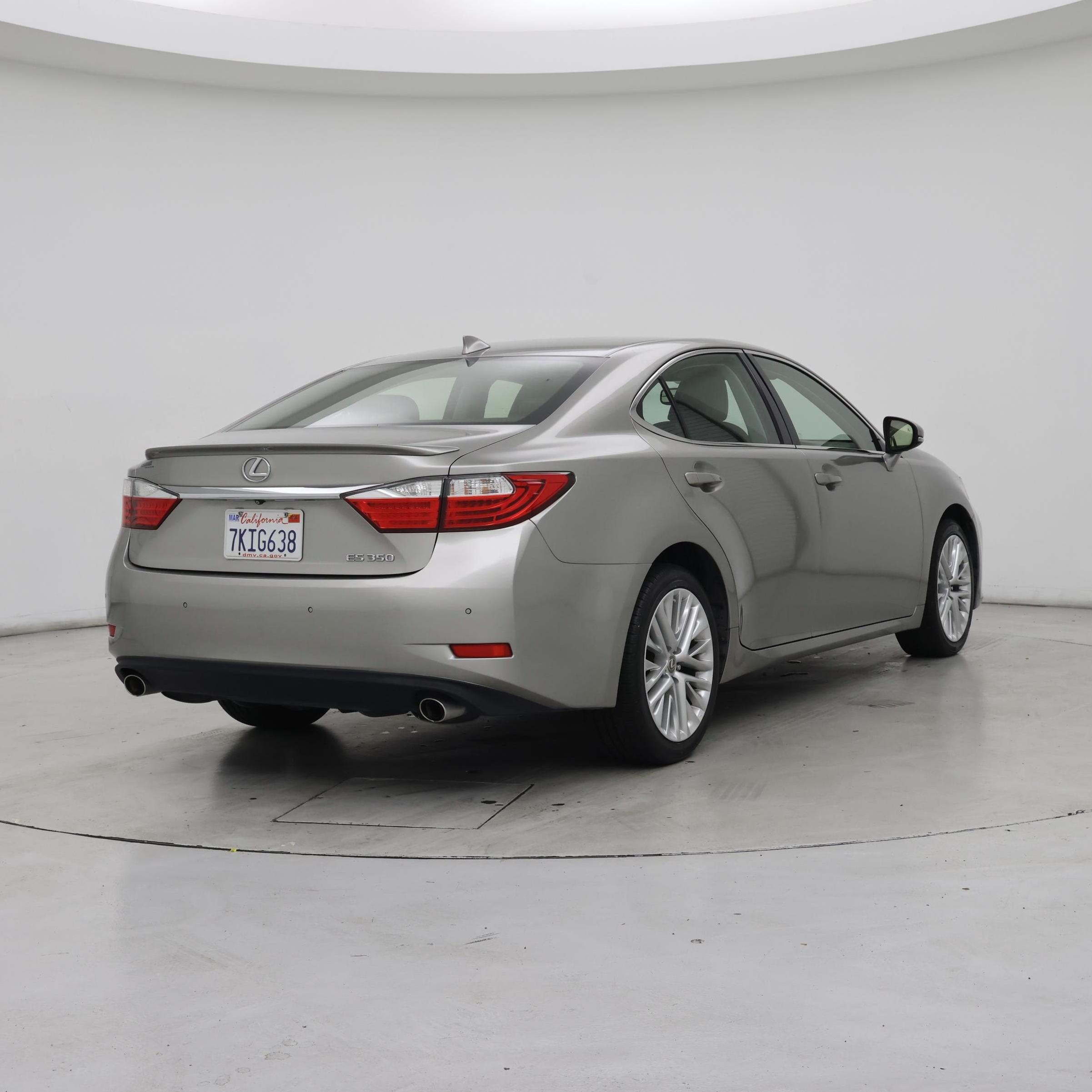Thumbnail: 2015 Lexus ES - 8