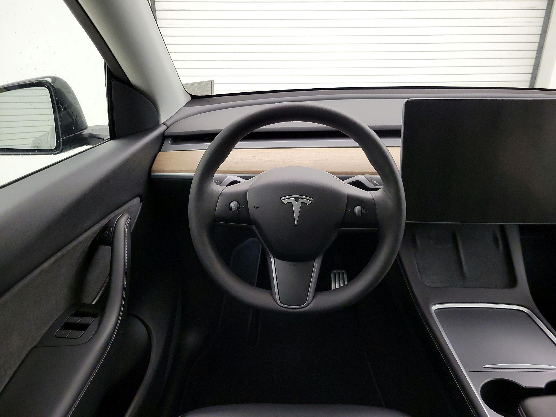 Thumbnail: 2022 Tesla Model Y - 10