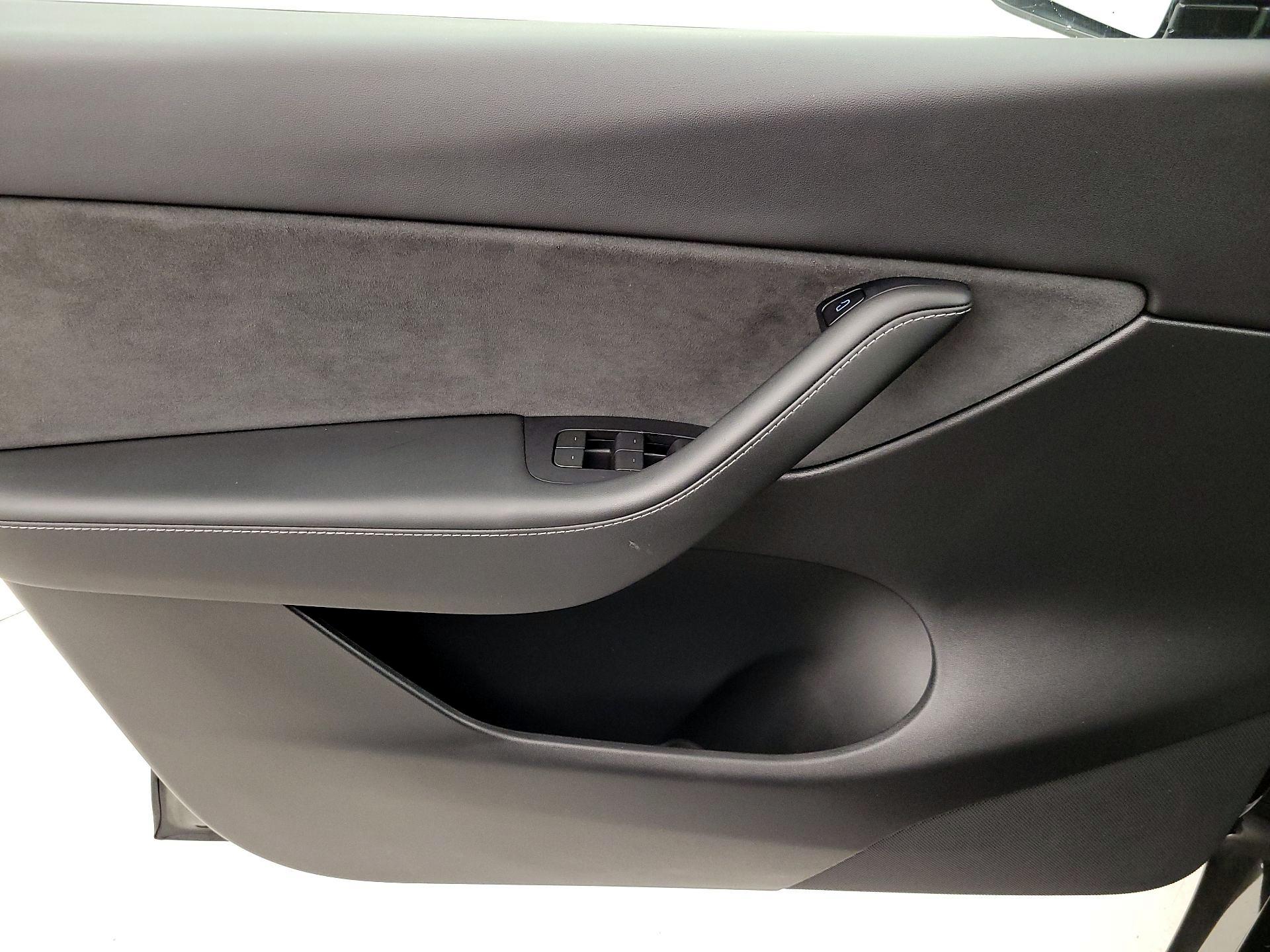 Thumbnail: 2022 Tesla Model Y - 12