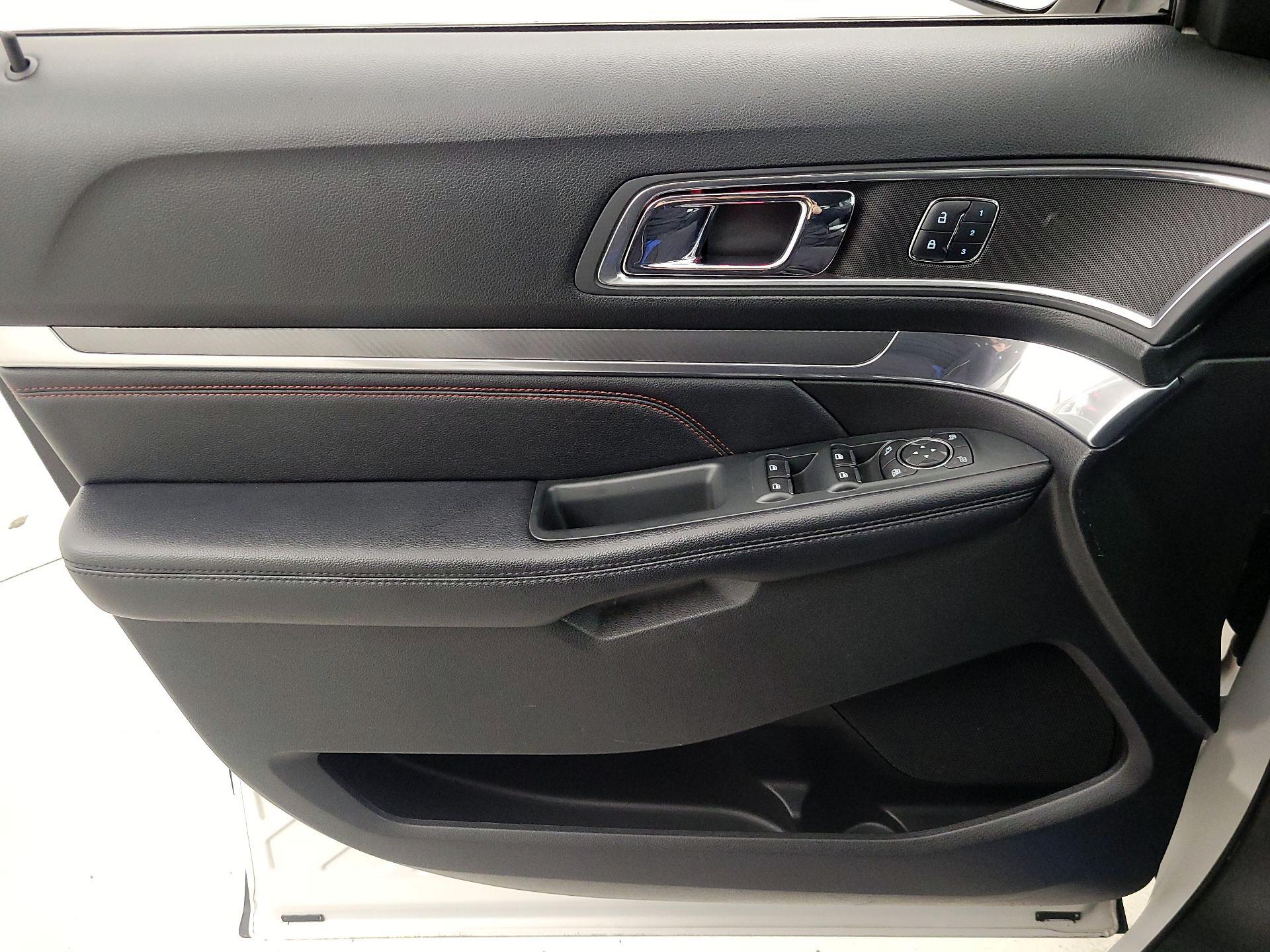 Thumbnail: 2018 Ford Explorer - 12