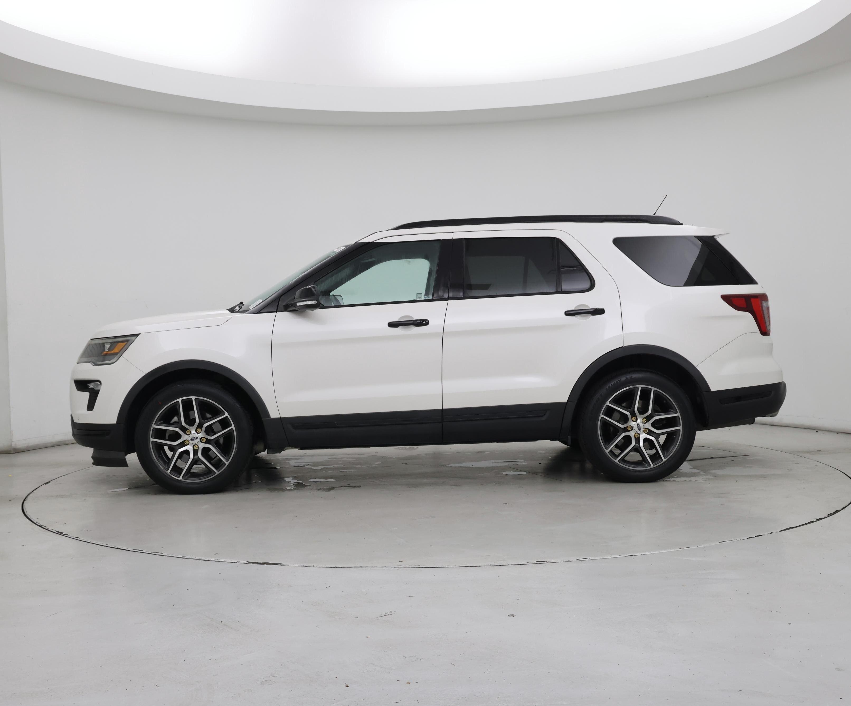 Thumbnail: 2018 Ford Explorer - 3