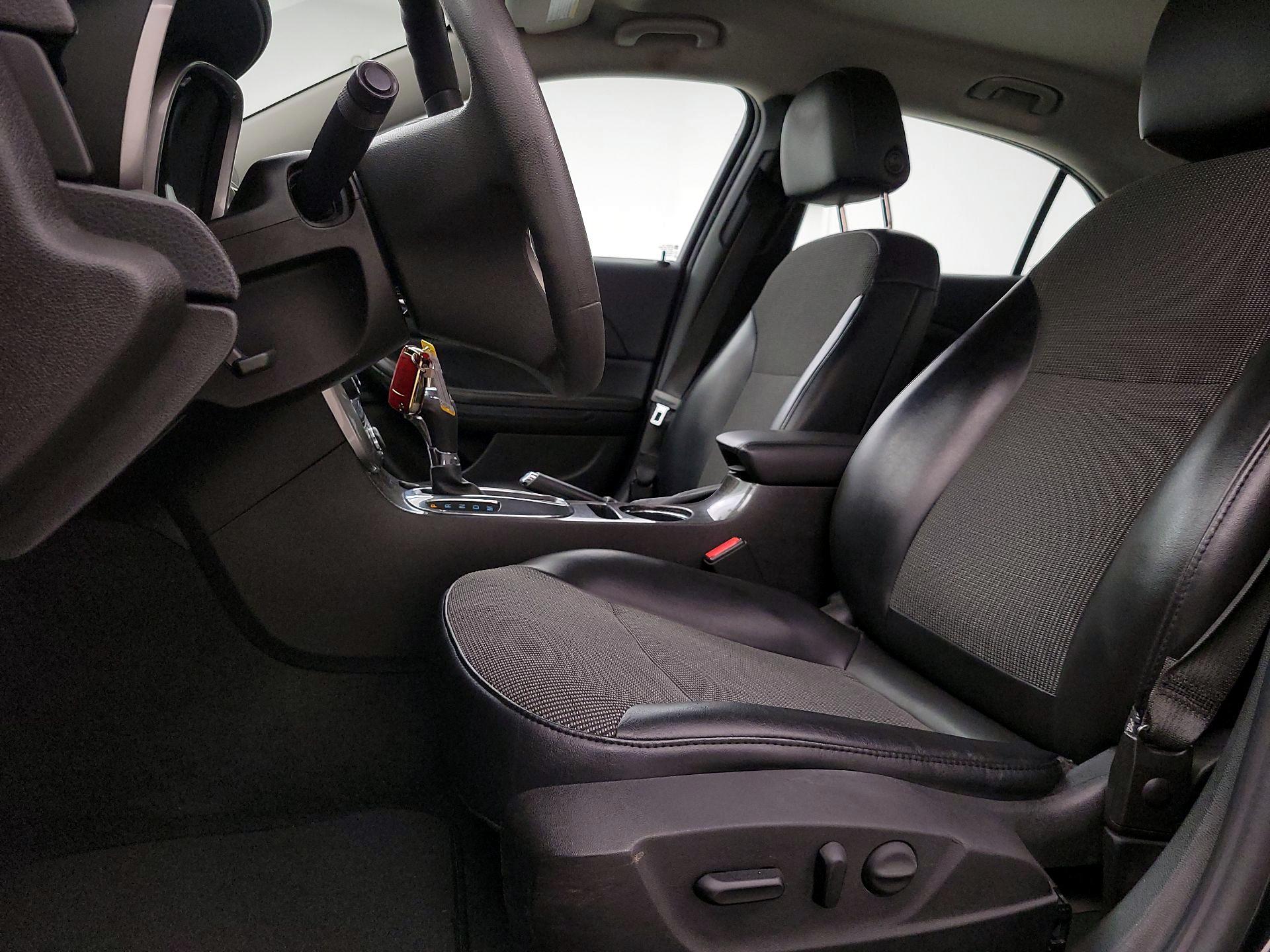 Thumbnail: 2015 Chevrolet Malibu - 11