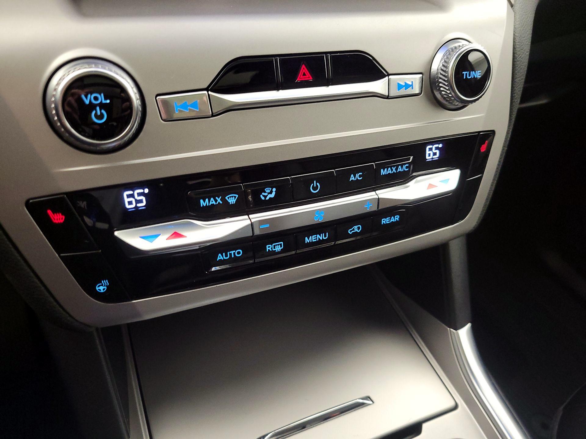 Thumbnail: 2021 Ford Explorer - 17