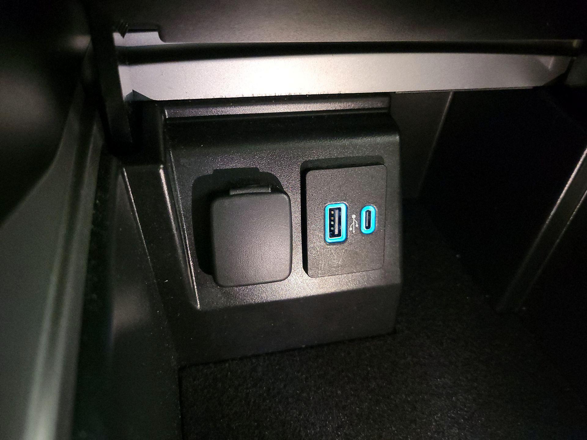 Thumbnail: 2021 Ford Explorer - 19