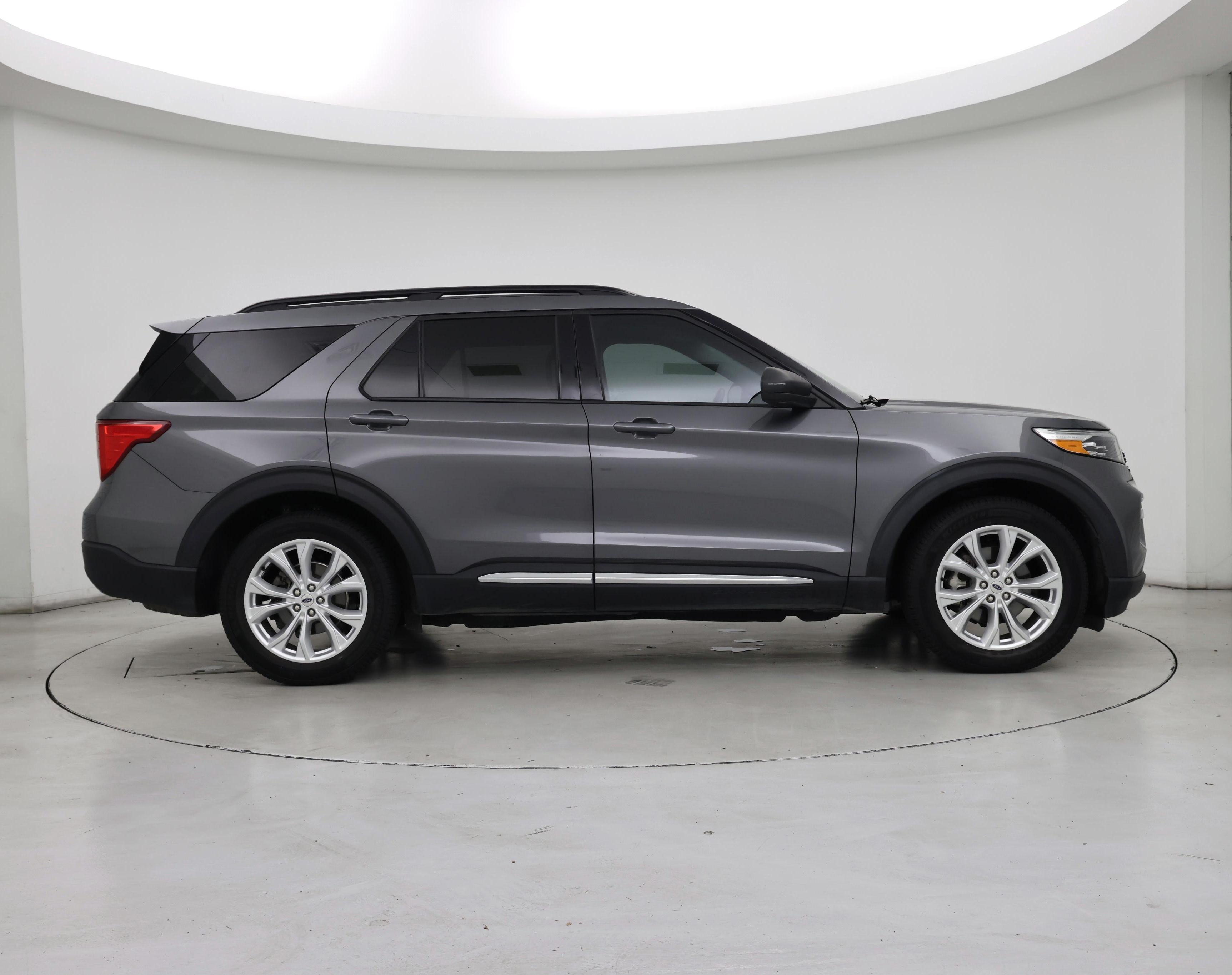 Thumbnail: 2021 Ford Explorer - 7