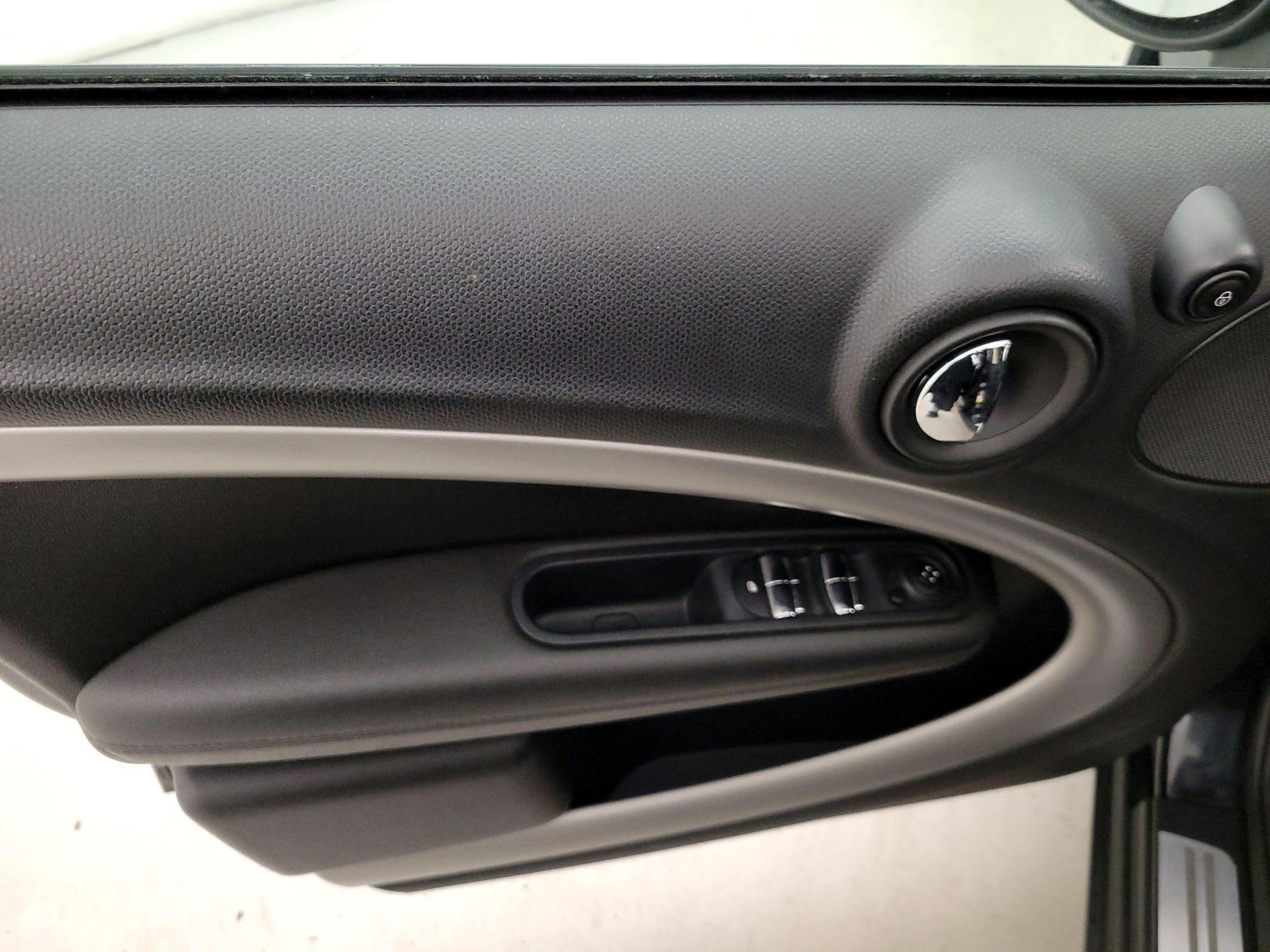 Thumbnail: 2015 MINI Cooper Countryman - 12