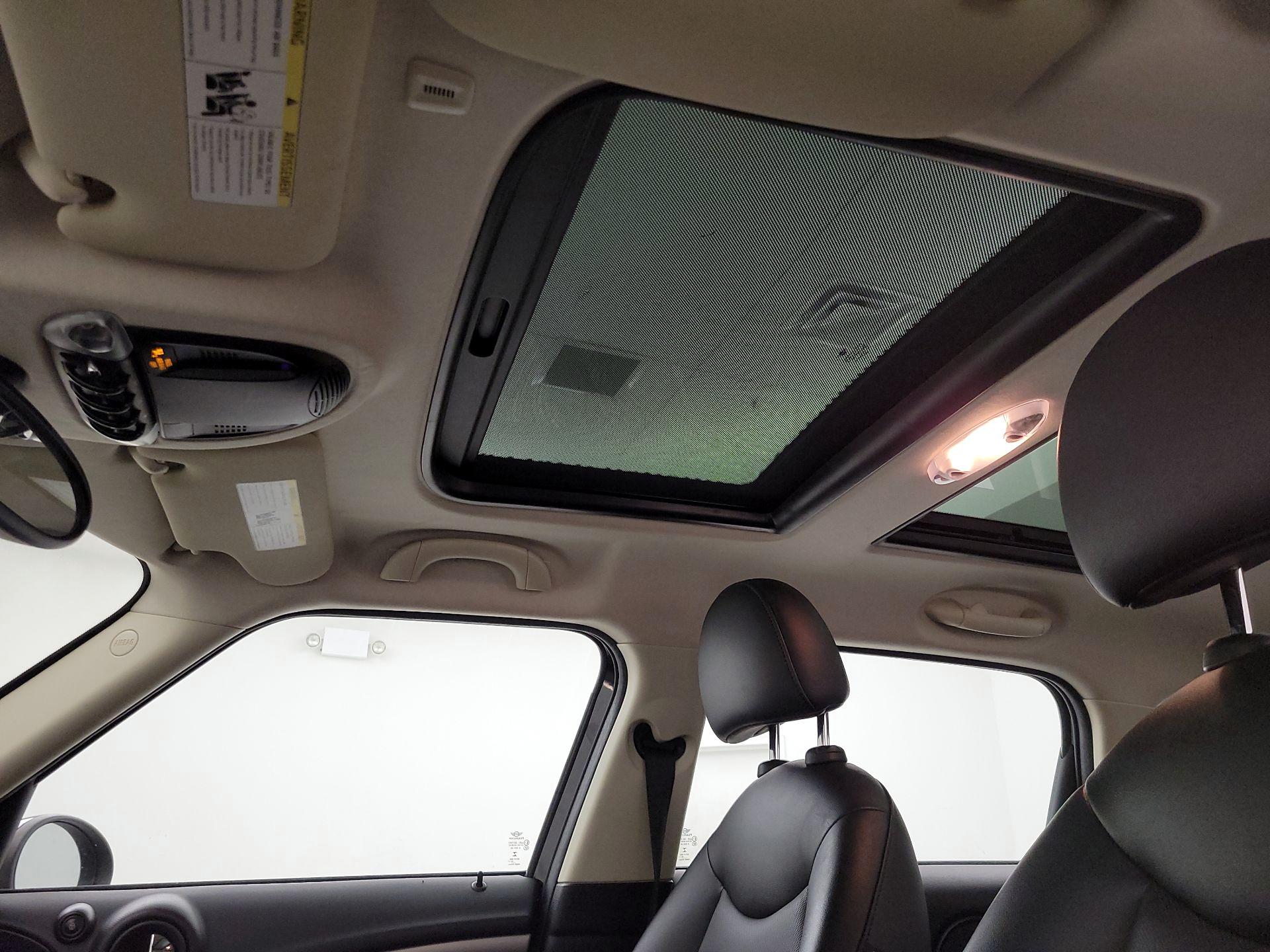 Thumbnail: 2015 MINI Cooper Countryman - 17