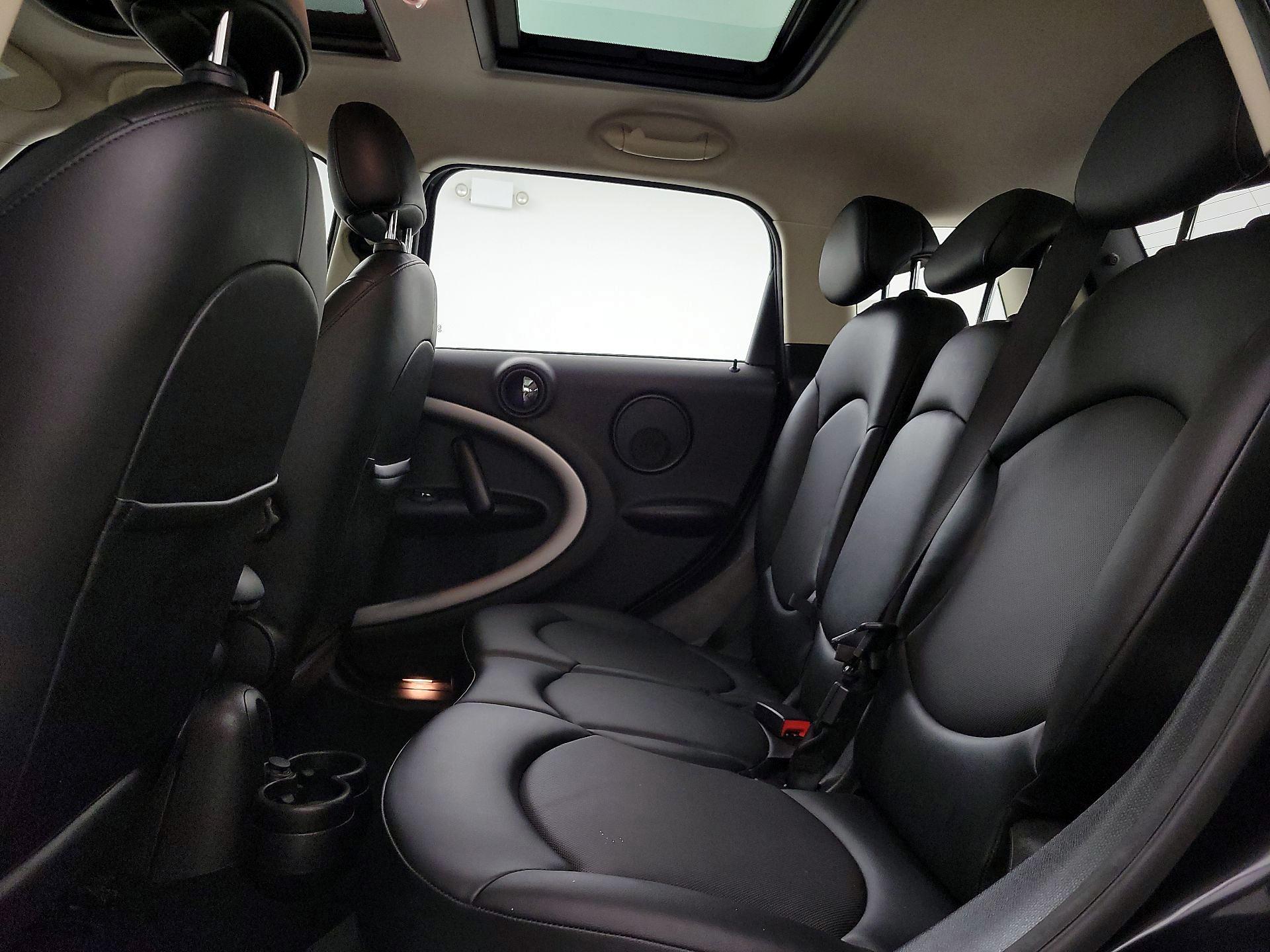 Thumbnail: 2015 MINI Cooper Countryman - 18