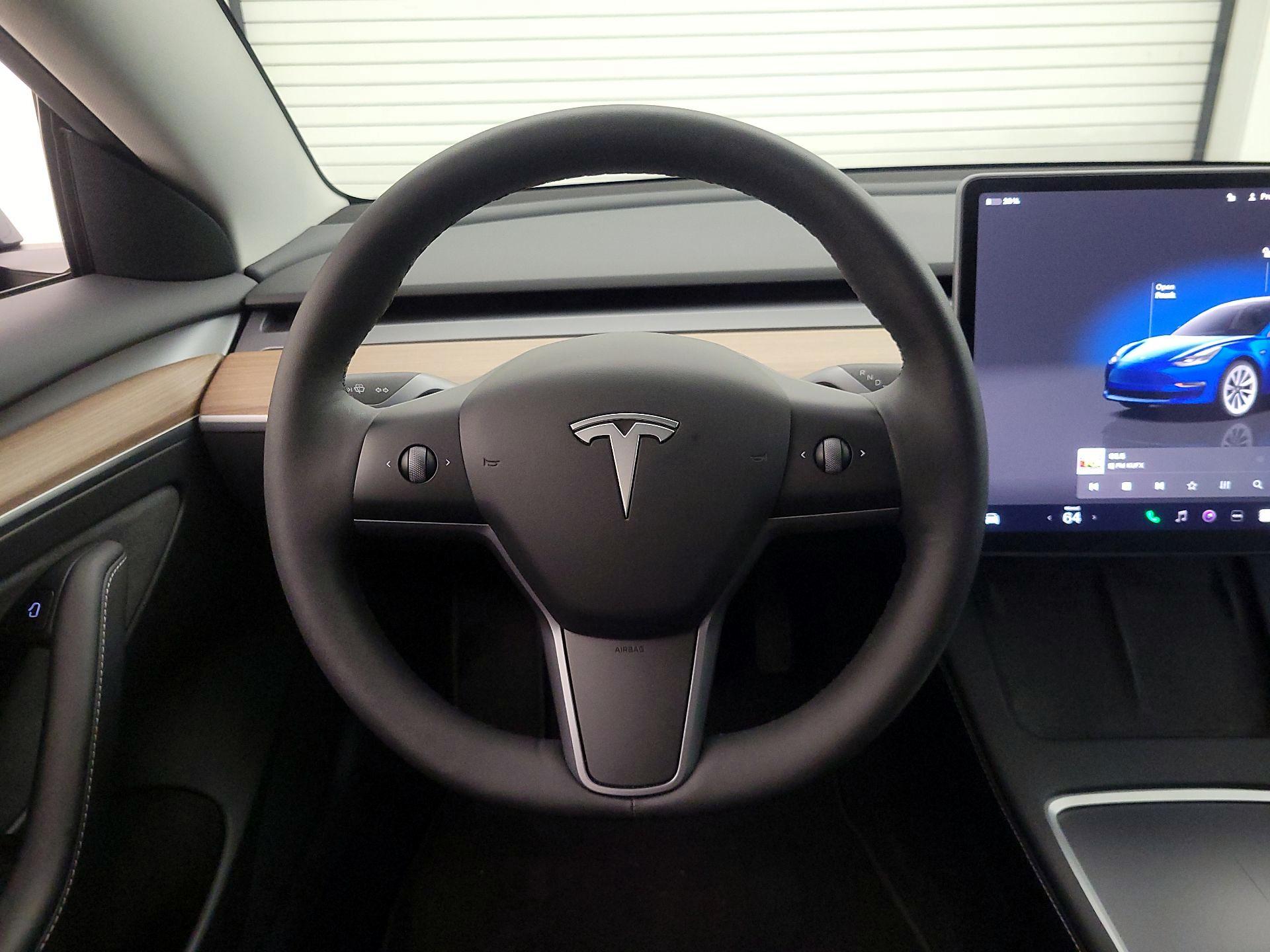 Thumbnail: 2023 Tesla Model 3 - 10