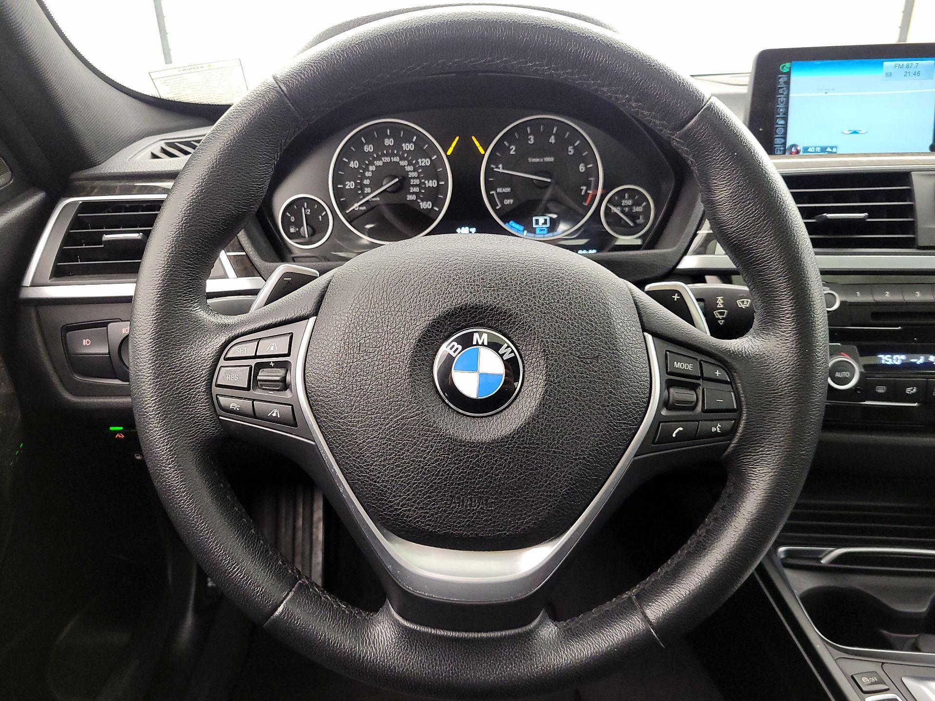 Thumbnail: 2016 BMW 3 Series - 10