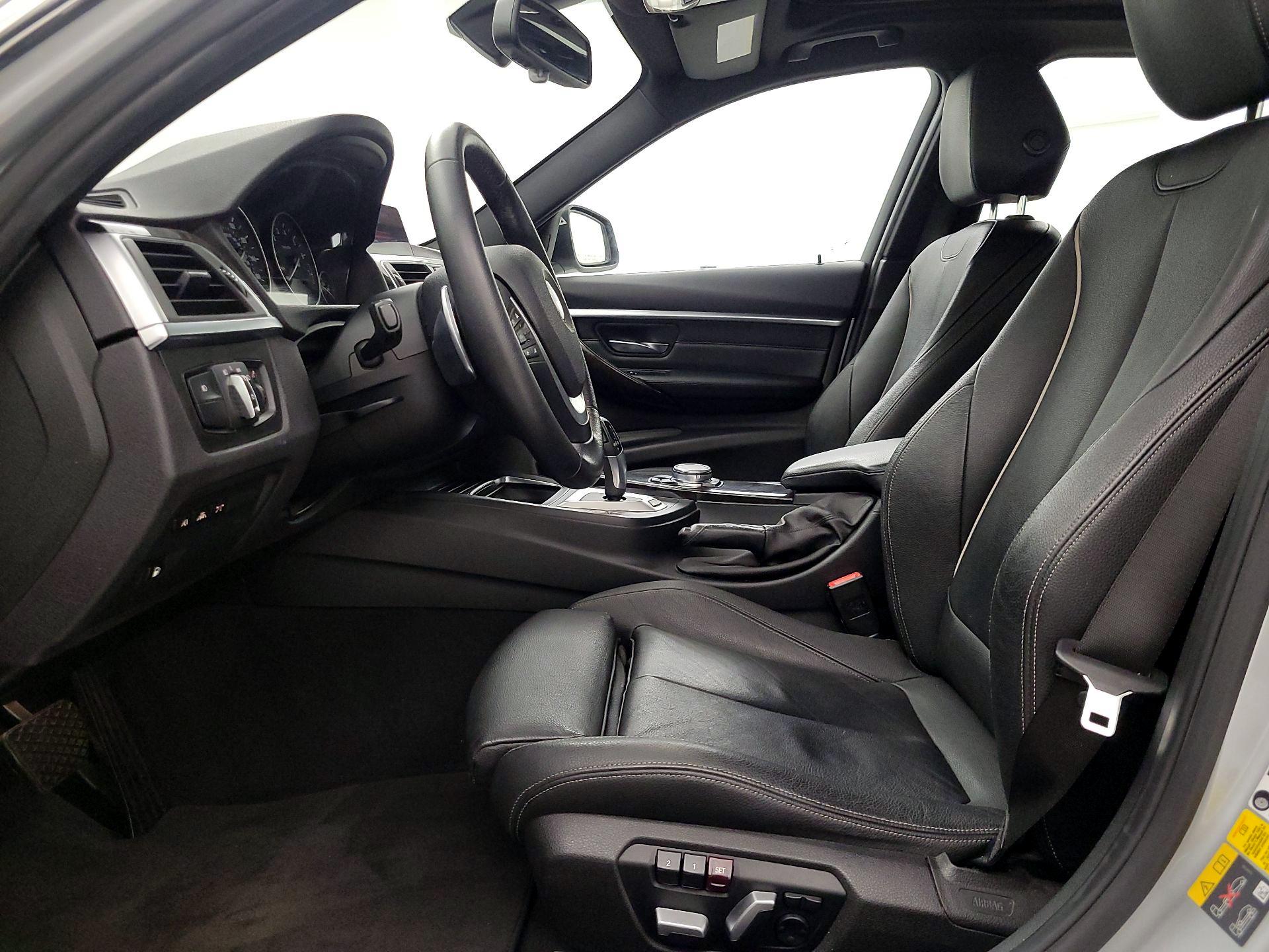 Thumbnail: 2016 BMW 3 Series - 11