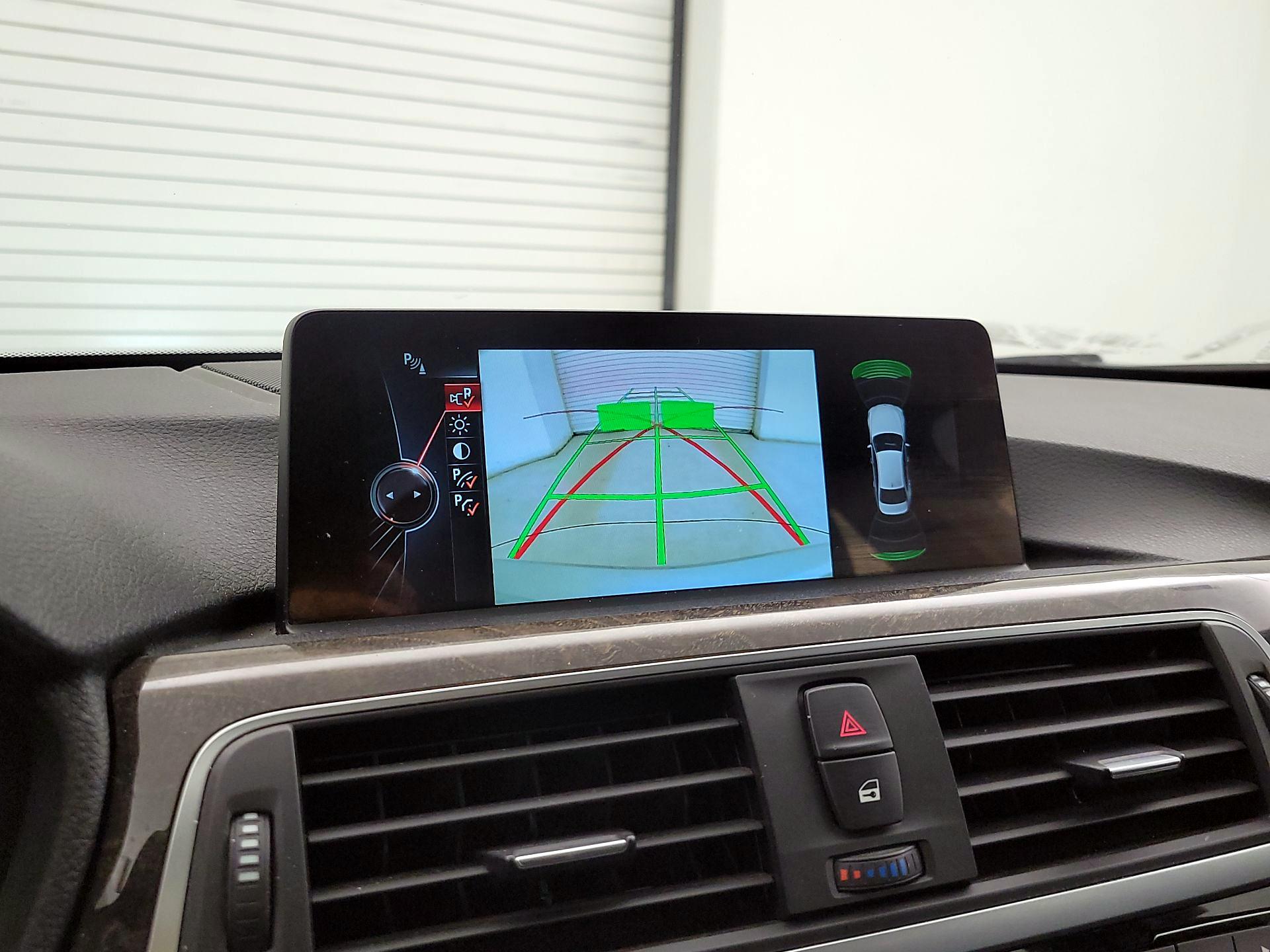 Thumbnail: 2016 BMW 3 Series - 15