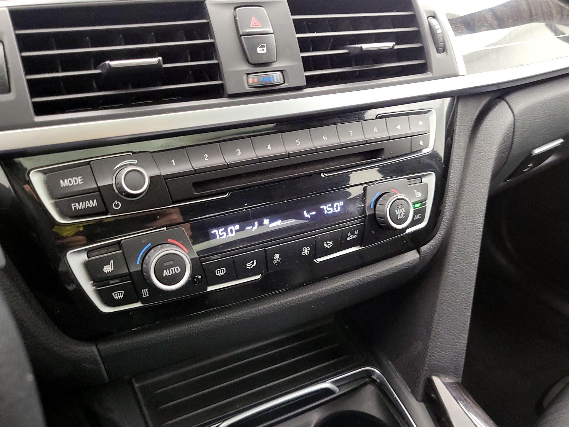 Thumbnail: 2016 BMW 3 Series - 17