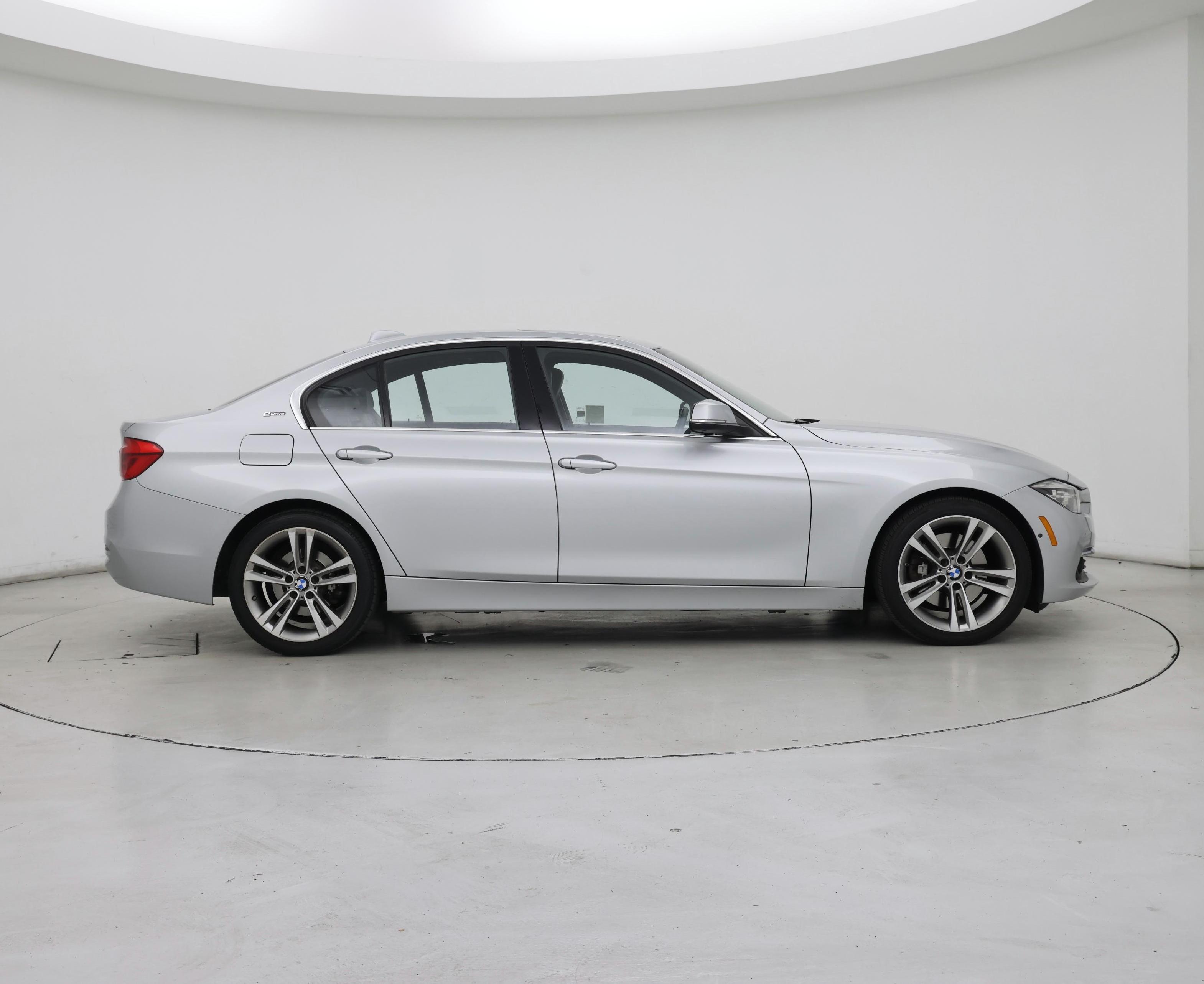 Thumbnail: 2016 BMW 3 Series - 7