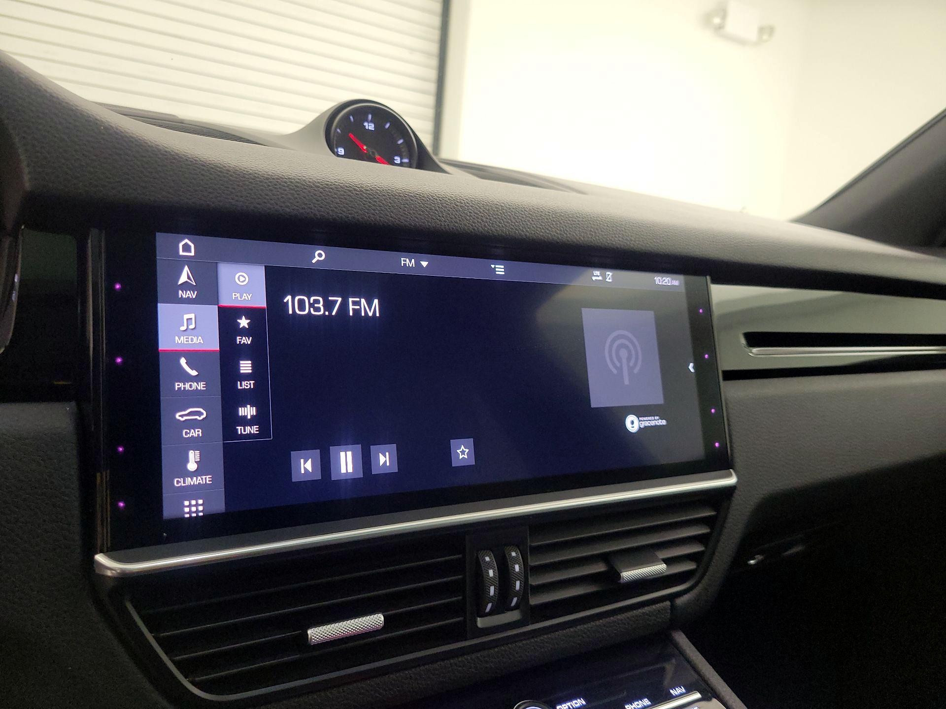 Thumbnail: 2019 Porsche Cayenne - 16