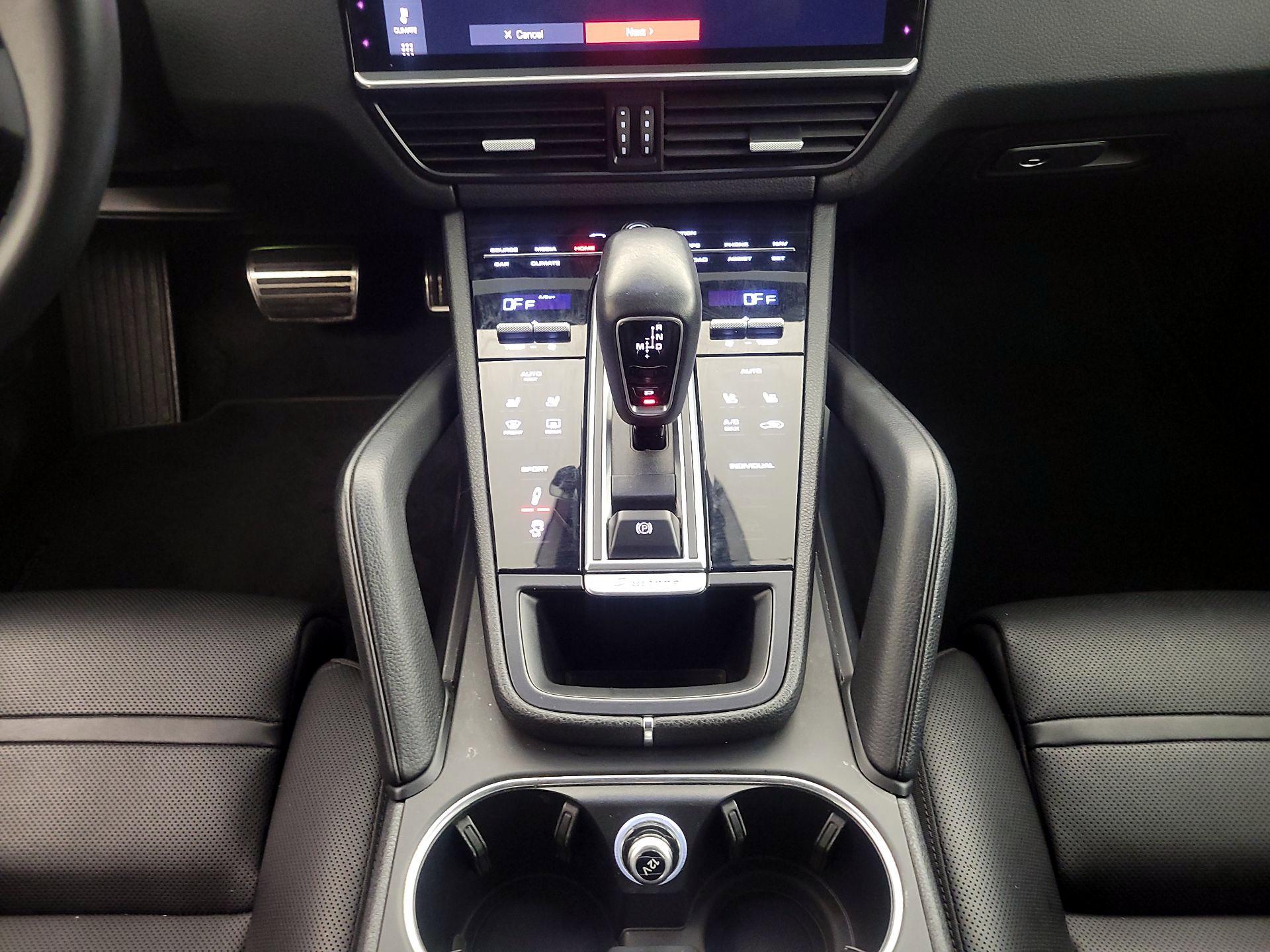 Thumbnail: 2019 Porsche Cayenne - 18