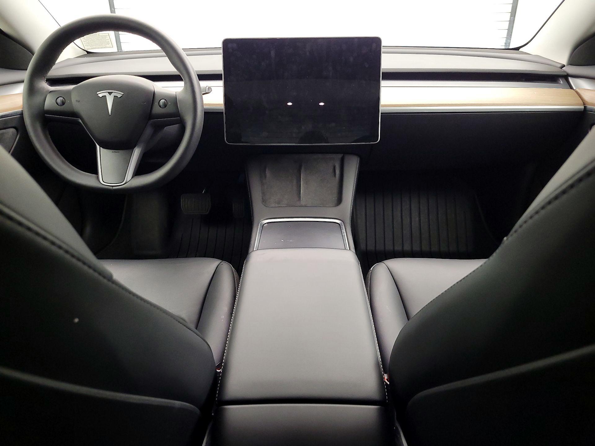 Thumbnail: 2023 Tesla Model 3 - 9