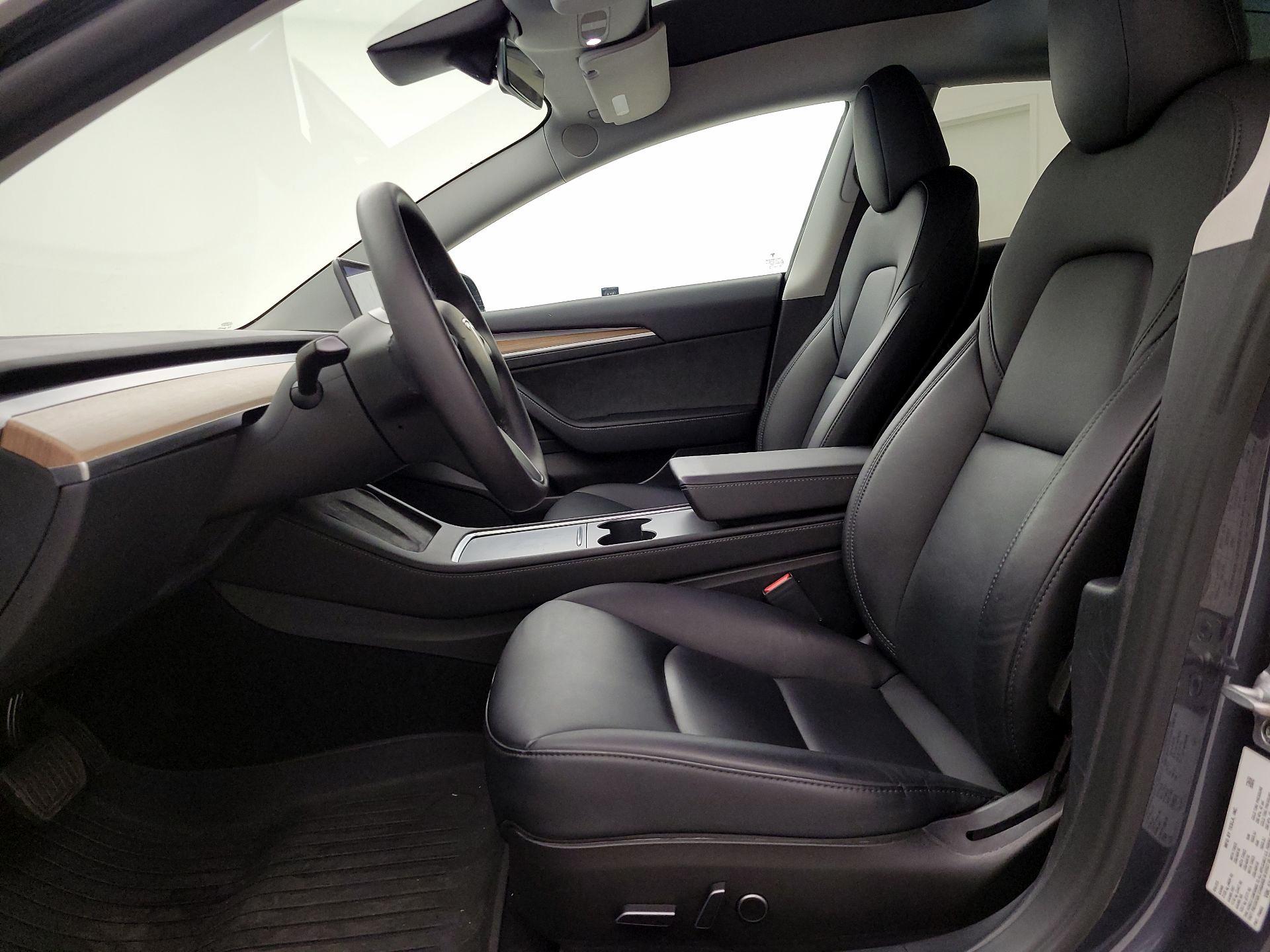 Thumbnail: 2023 Tesla Model 3 - 11