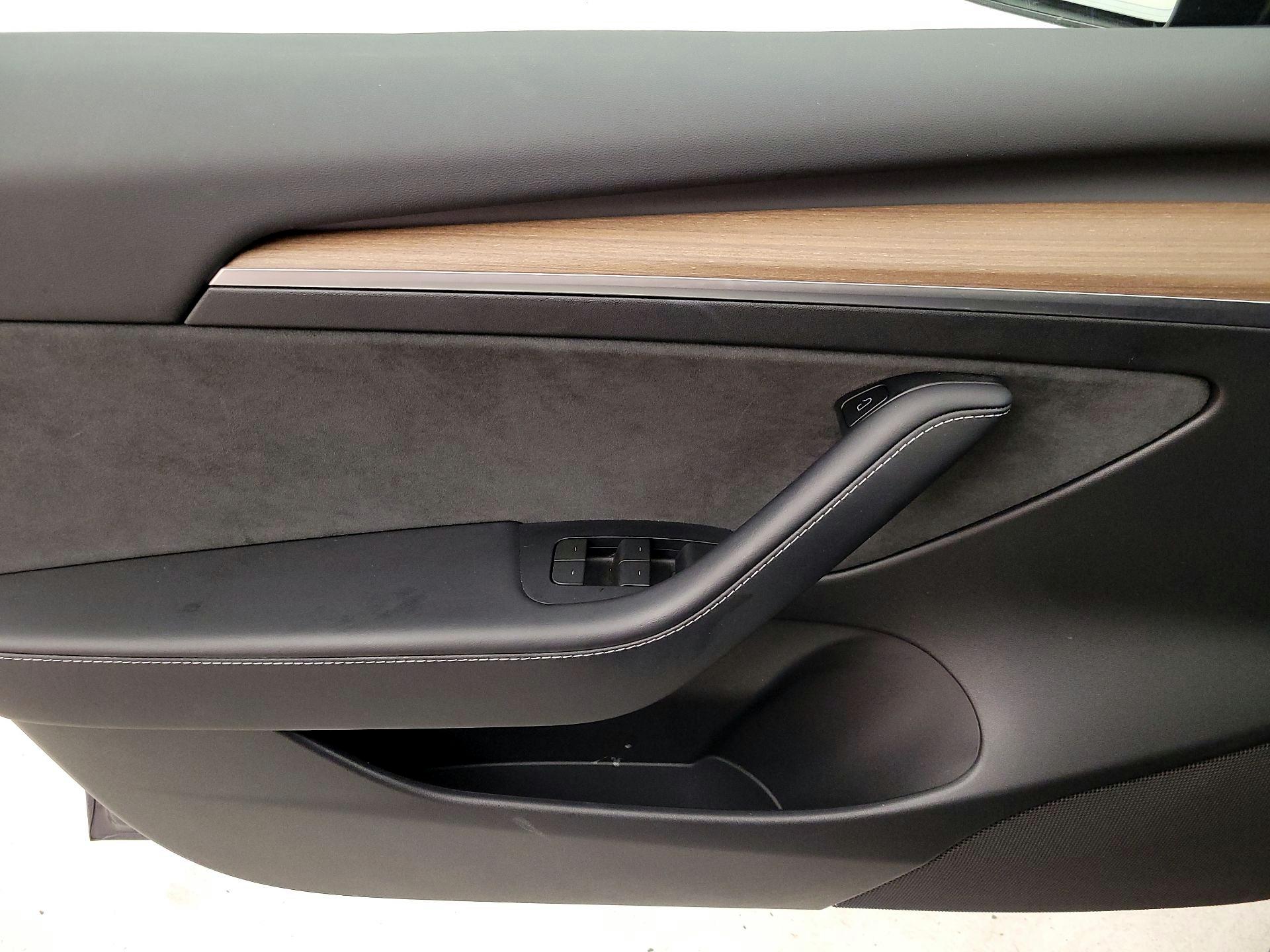 Thumbnail: 2023 Tesla Model 3 - 12