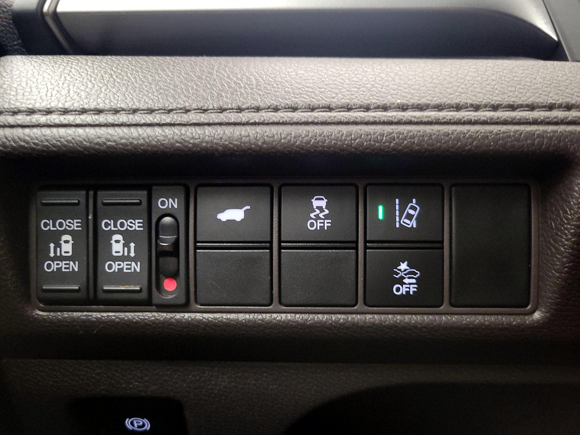 Thumbnail: 2018 Honda Odyssey - 13