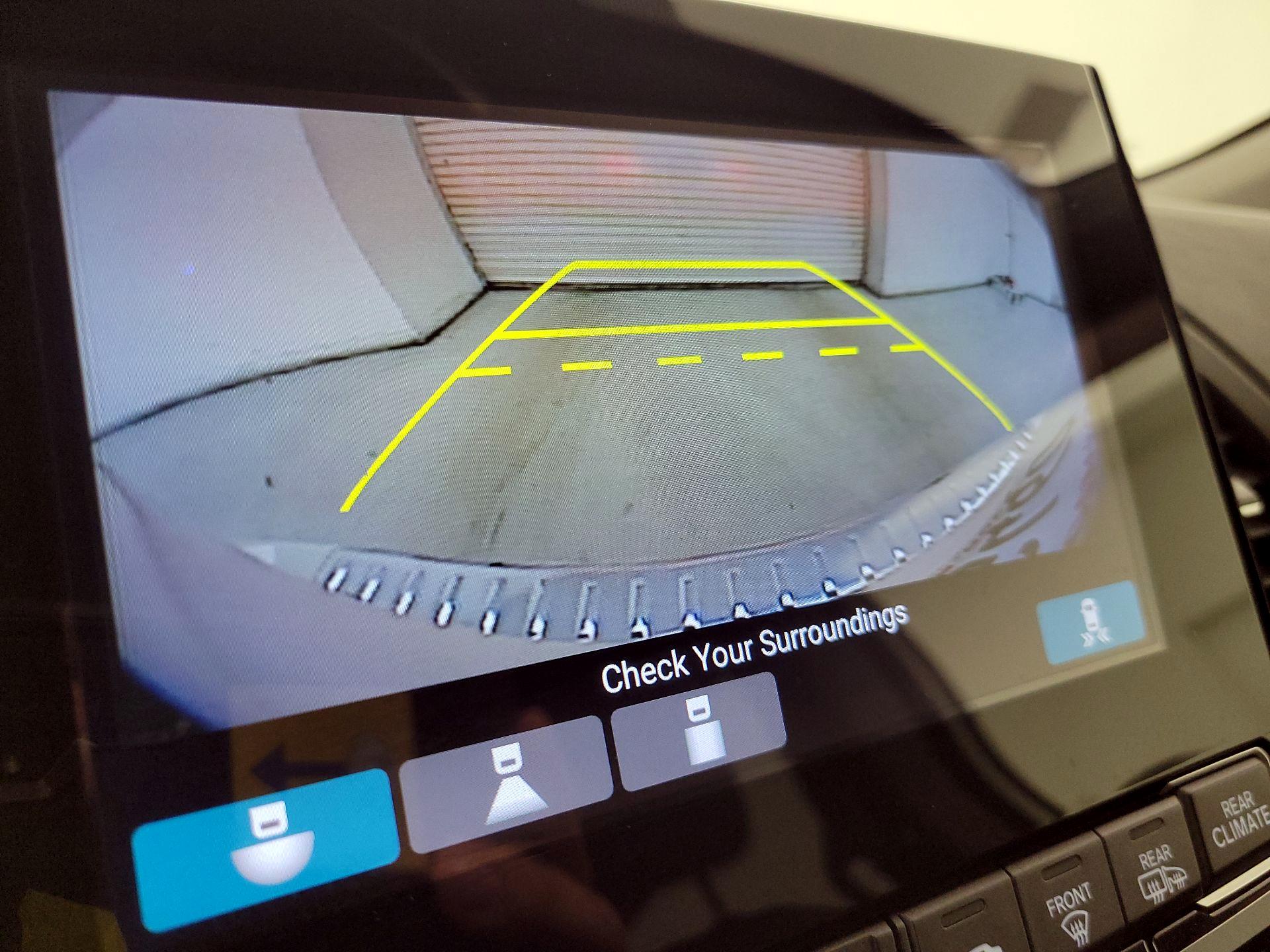 Thumbnail: 2018 Honda Odyssey - 14