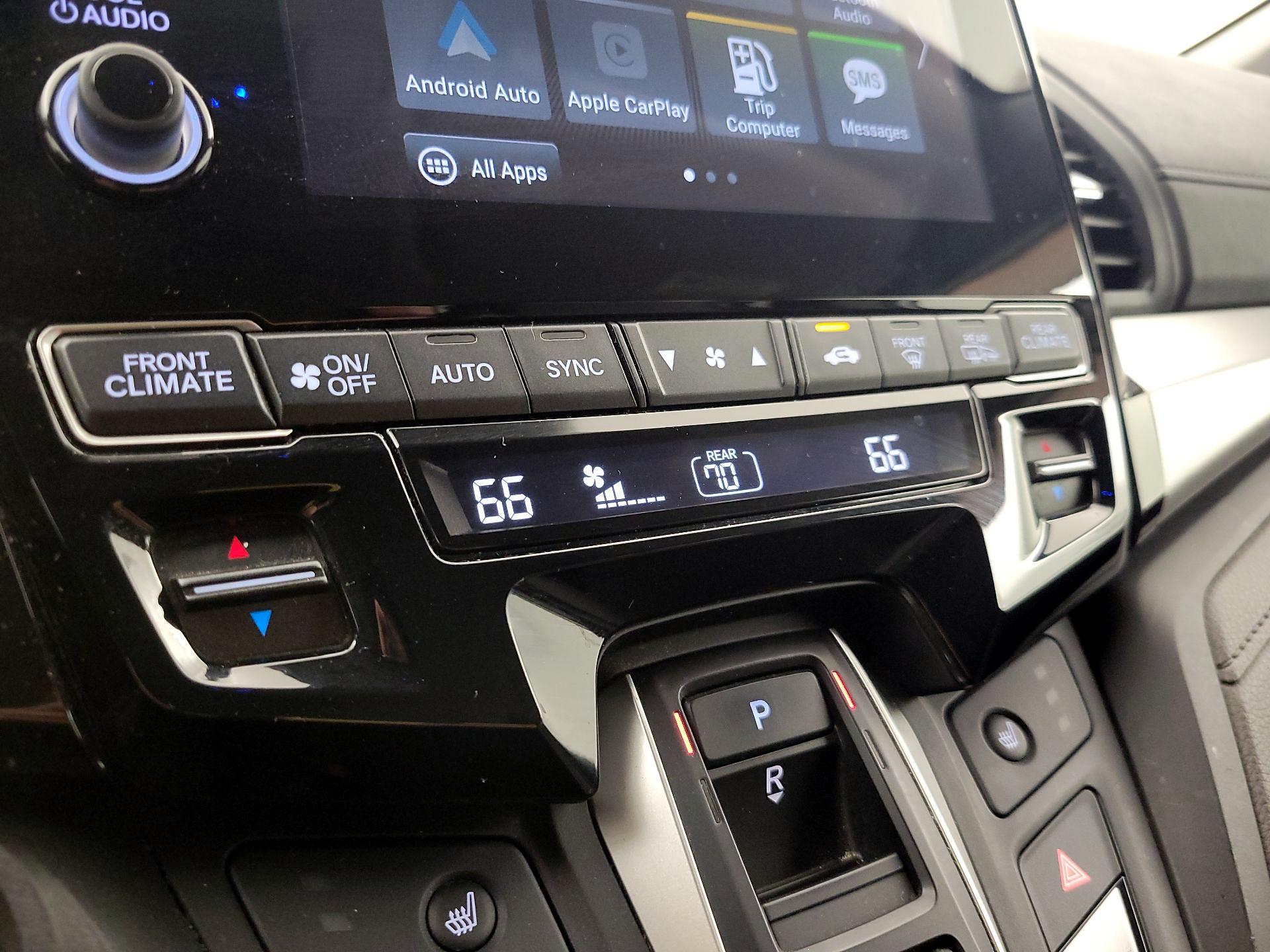 Thumbnail: 2018 Honda Odyssey - 16