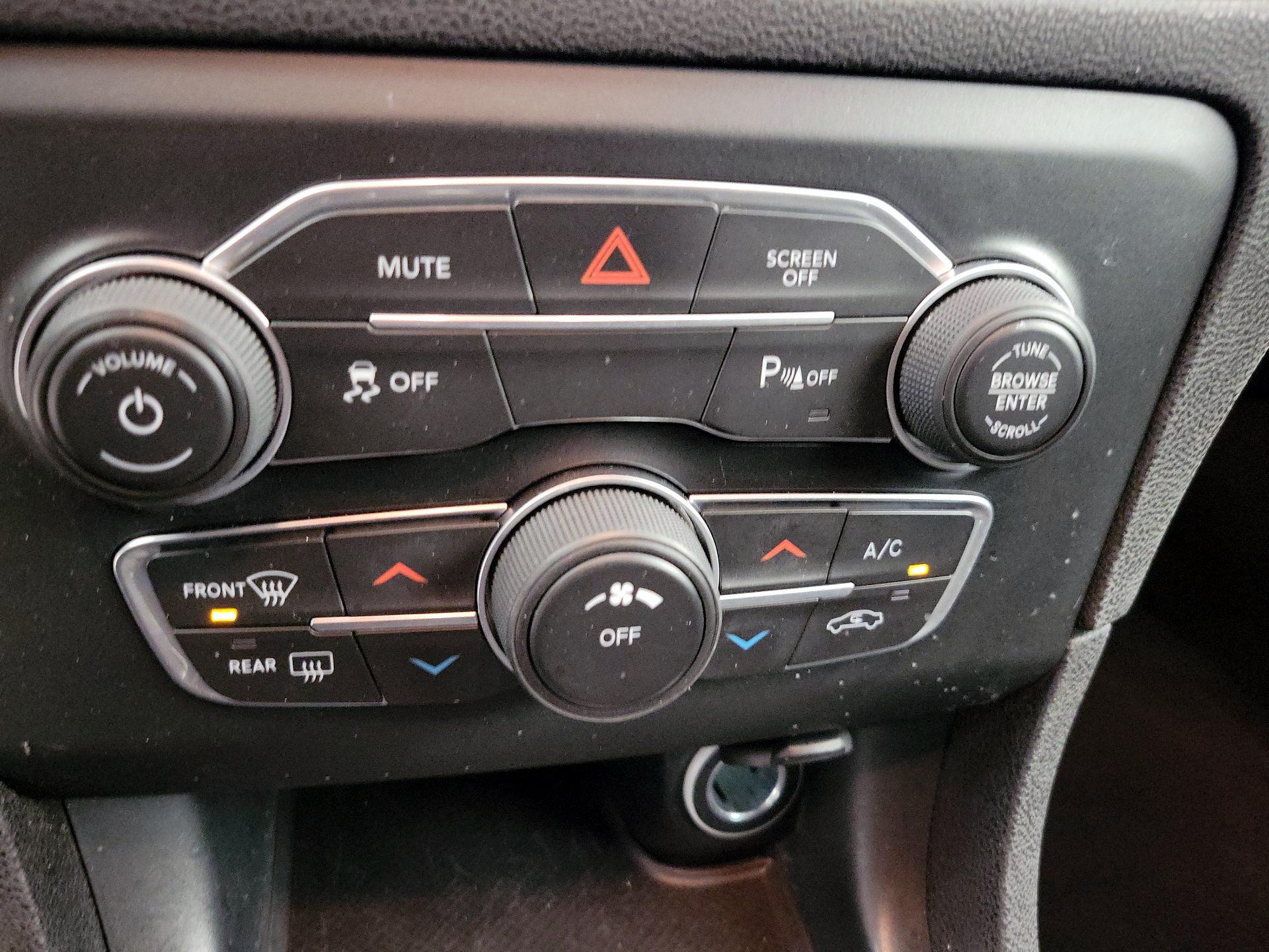 Thumbnail: 2022 Dodge Charger - 16